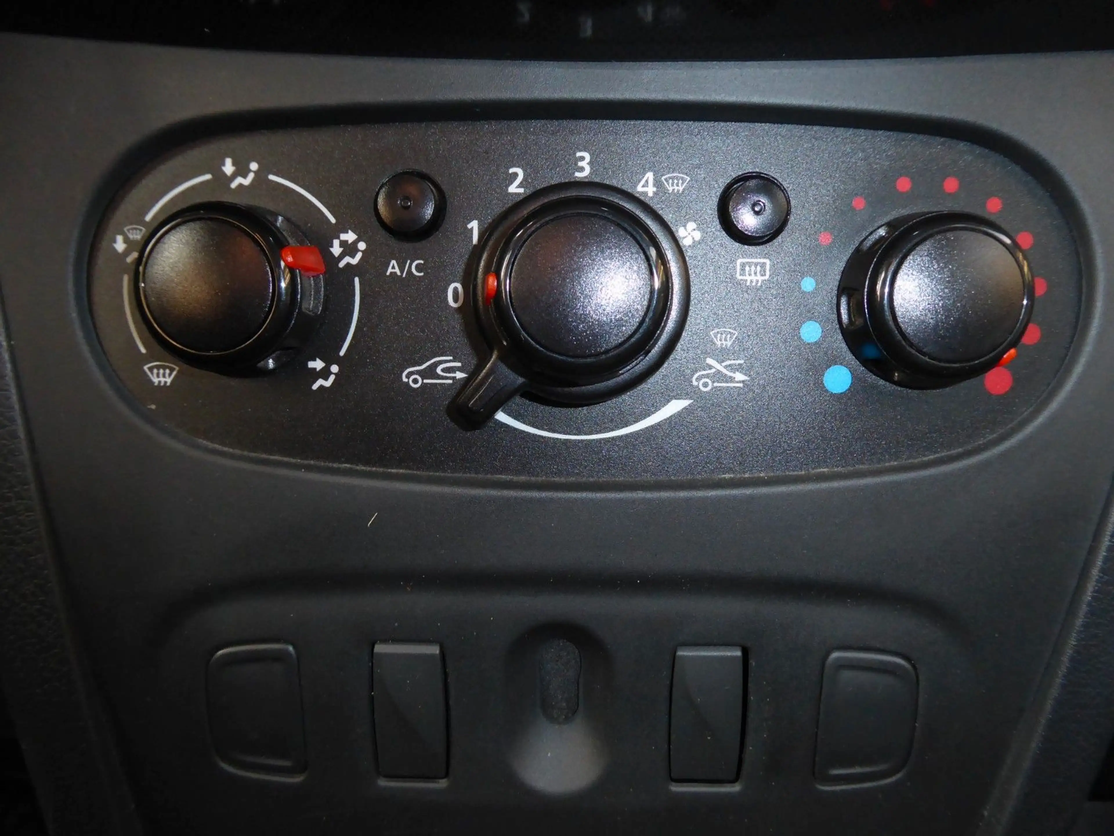 Dacia Sandero II Stepway Essential Winterräder/1Hand — photo 26