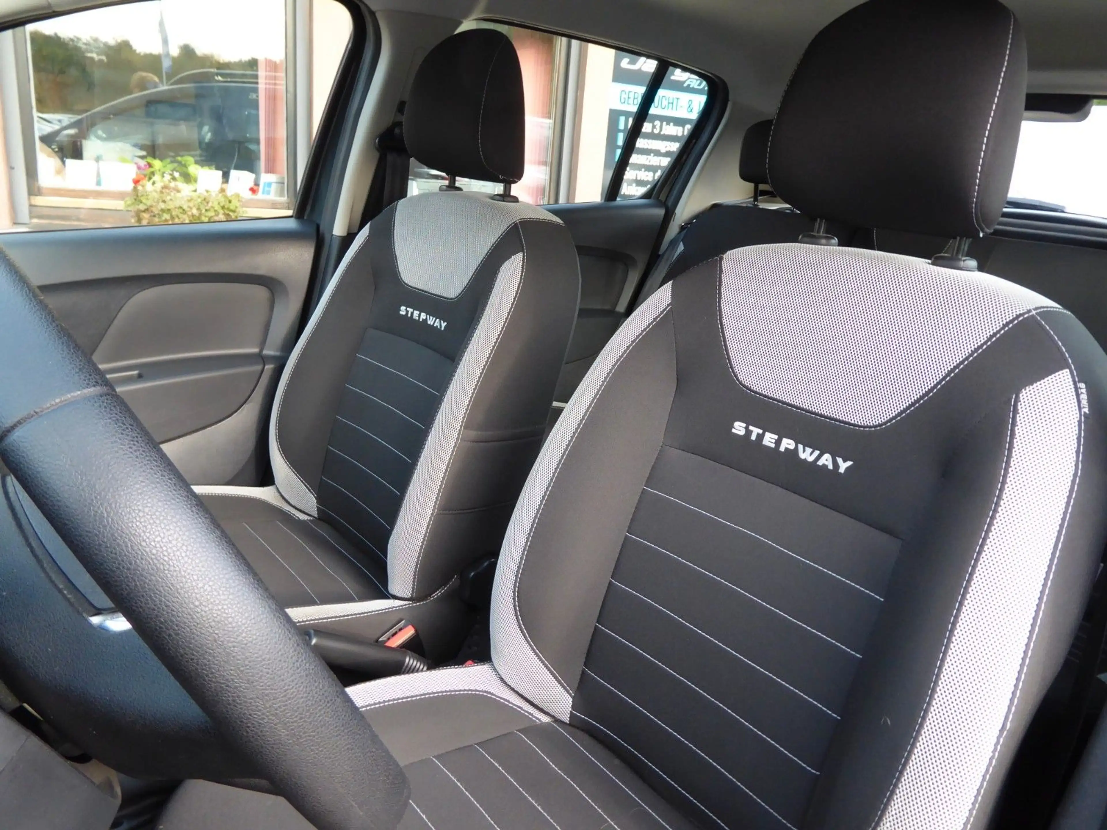 Dacia Sandero II Stepway Essential Winterräder/1Hand — photo 15