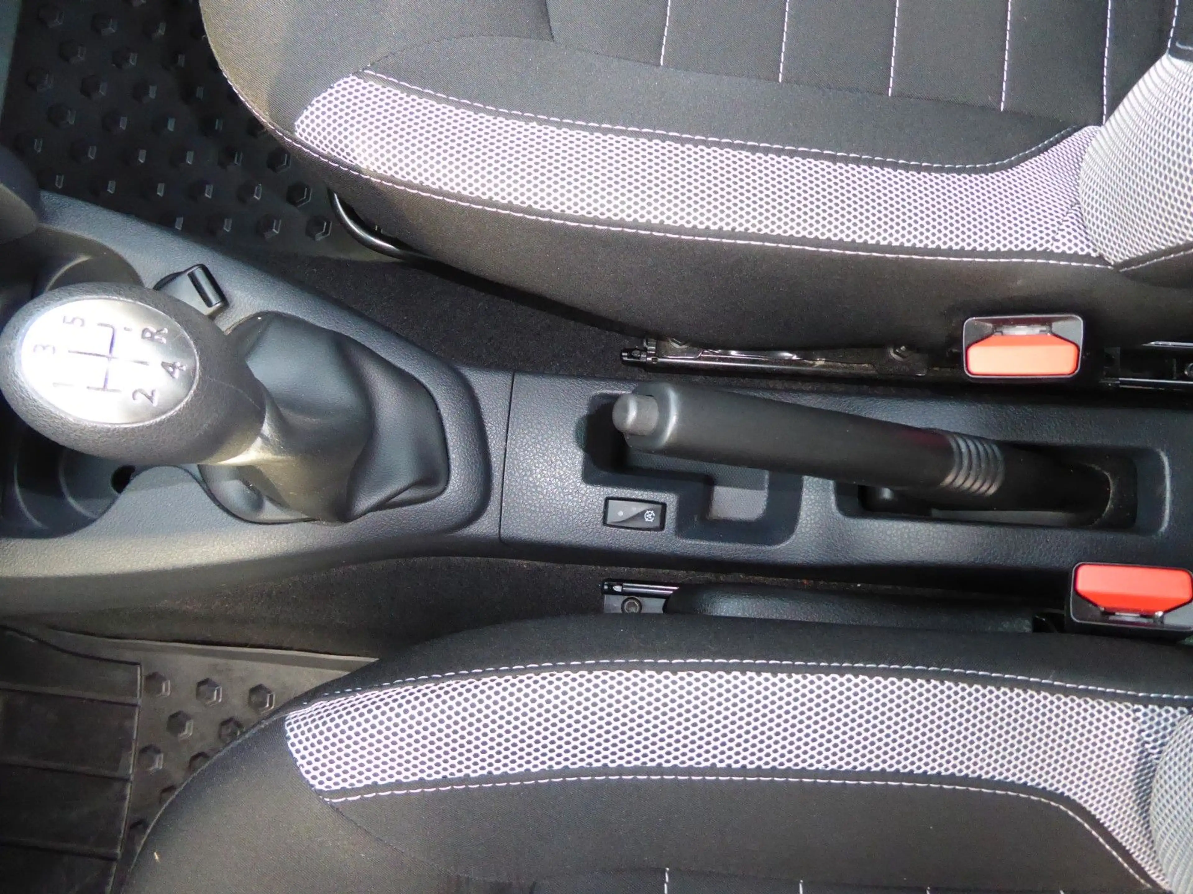 Dacia Sandero II Stepway Essential Winterräder/1Hand — photo 28