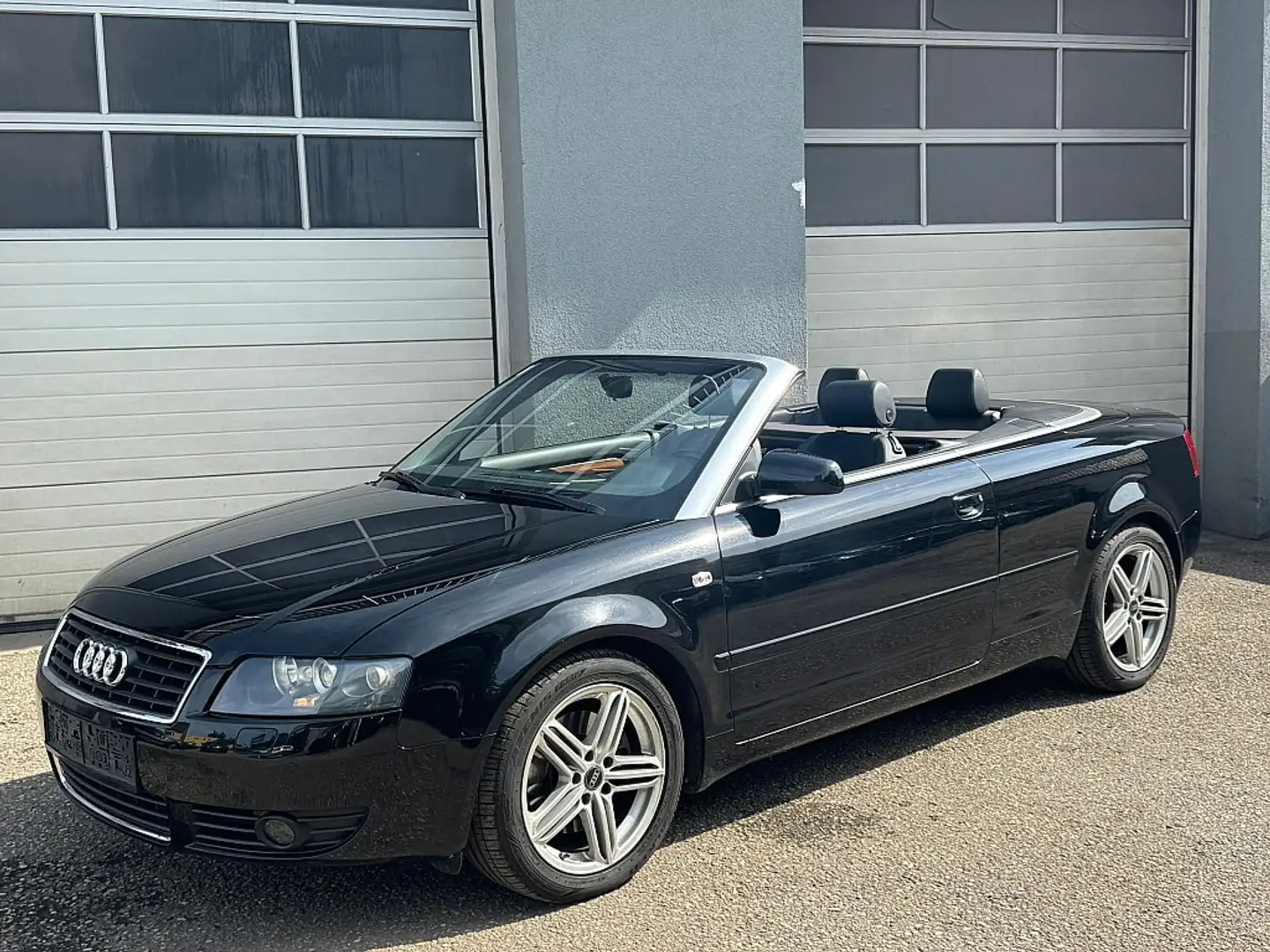 Audi A4 Cabriolet 2,5 TDI Multitronic *87.500KM* Zwart - 1