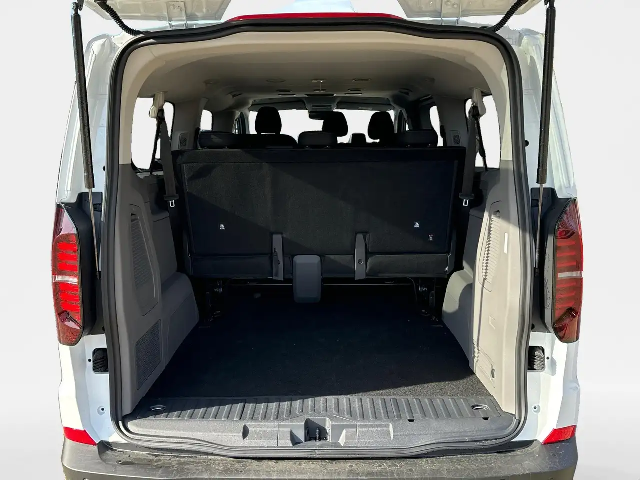 Volkswagen T7 Caravelle 2026 — фото 11