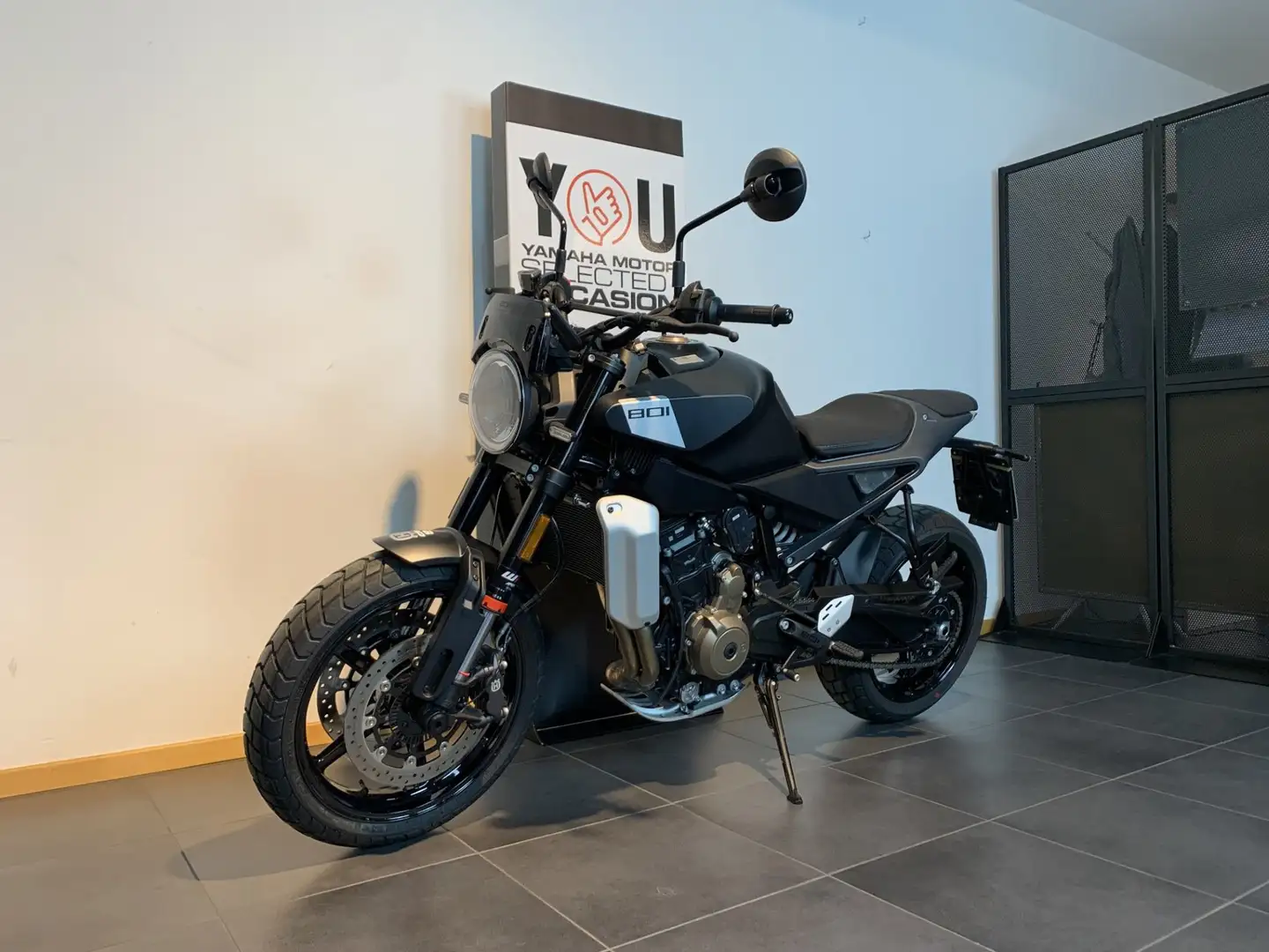 Husqvarna Svartpilen 801 - 2