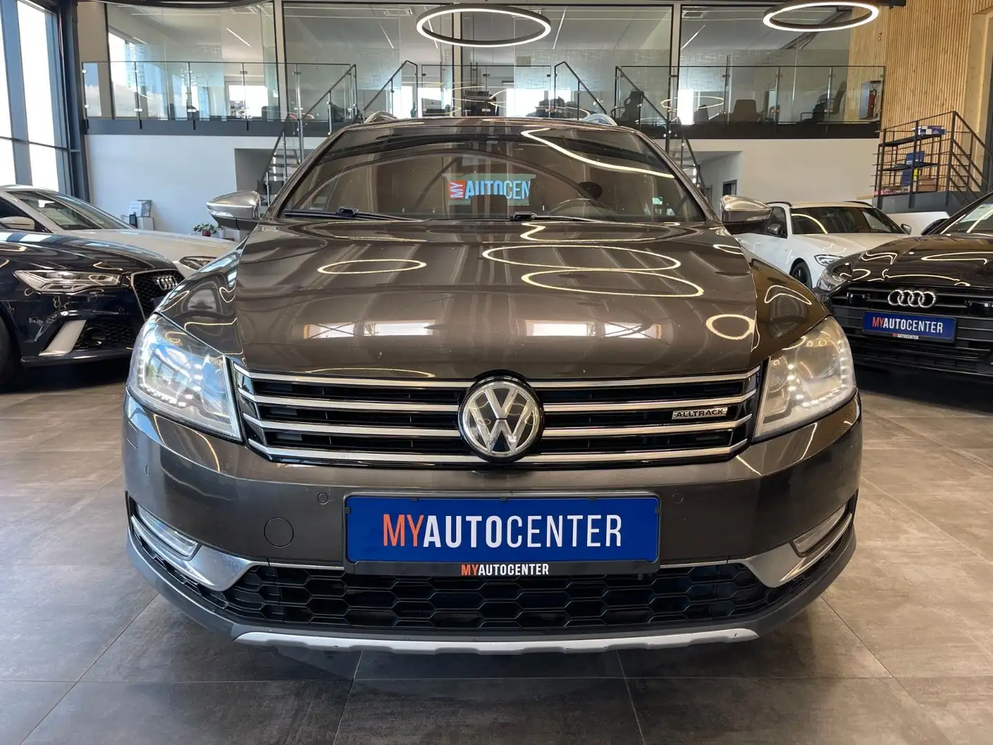 Volkswagen Passat Alltrack 4Motion *PANO*LEDER*ACC*AHK*KAM crna - 2