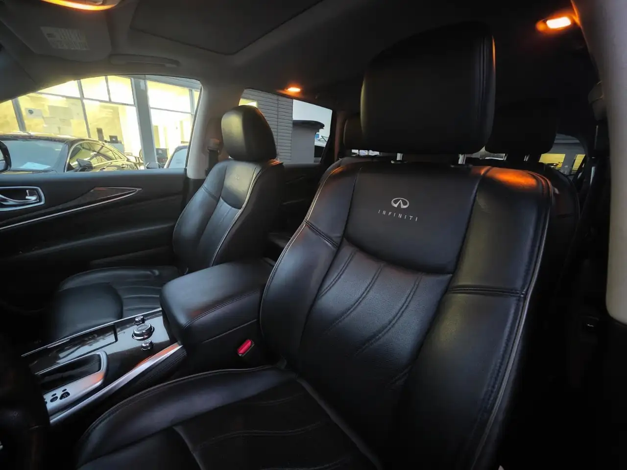 Infiniti QX60 снимка Infiniti QX60