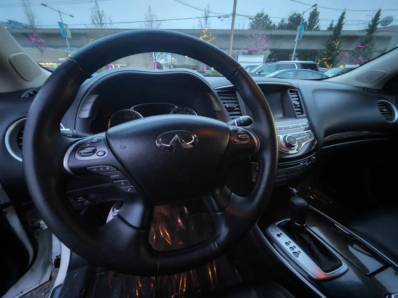 Infiniti QX60 снимка Infiniti QX60
