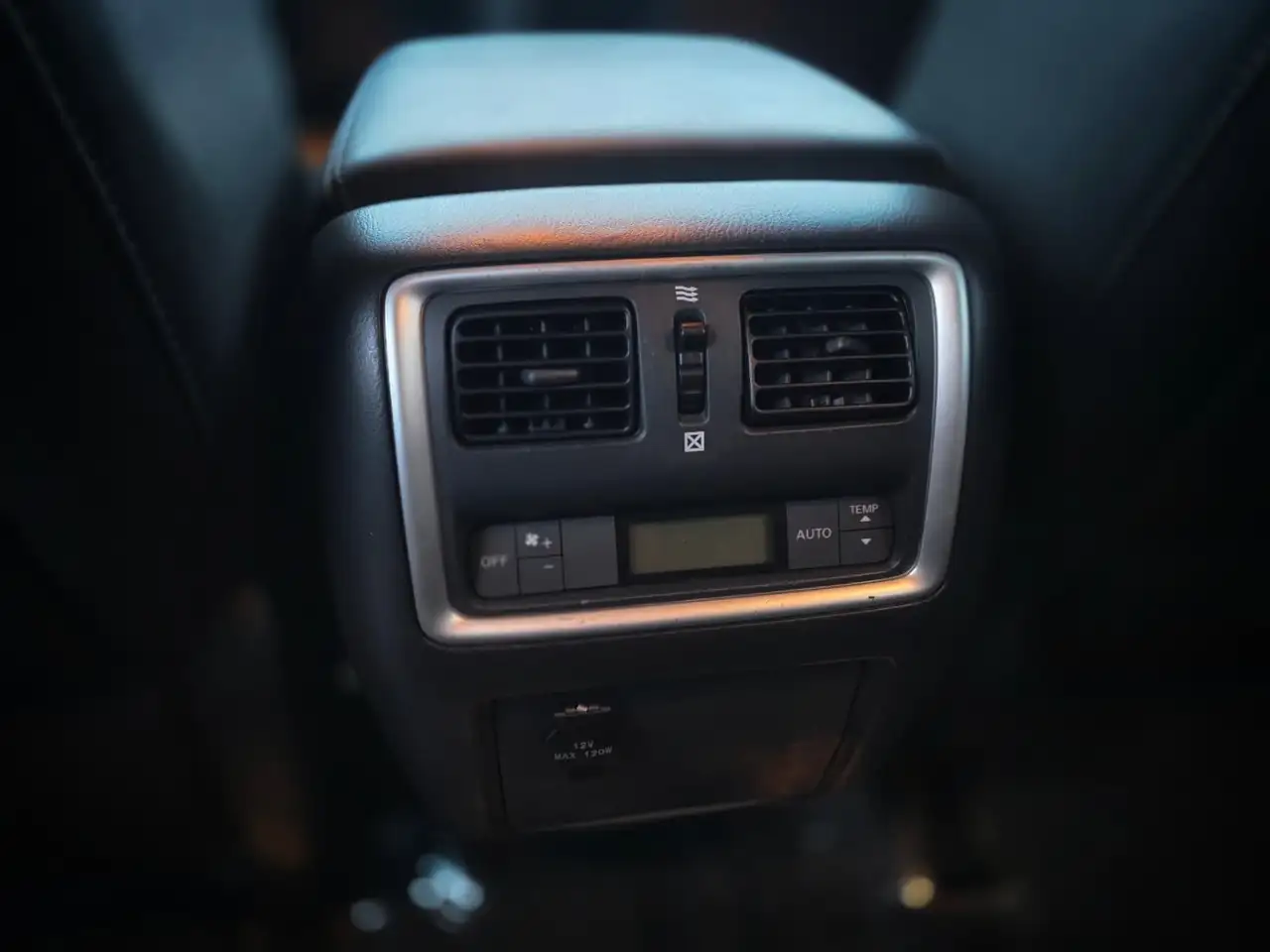 Infiniti QX60 снимка Infiniti QX60