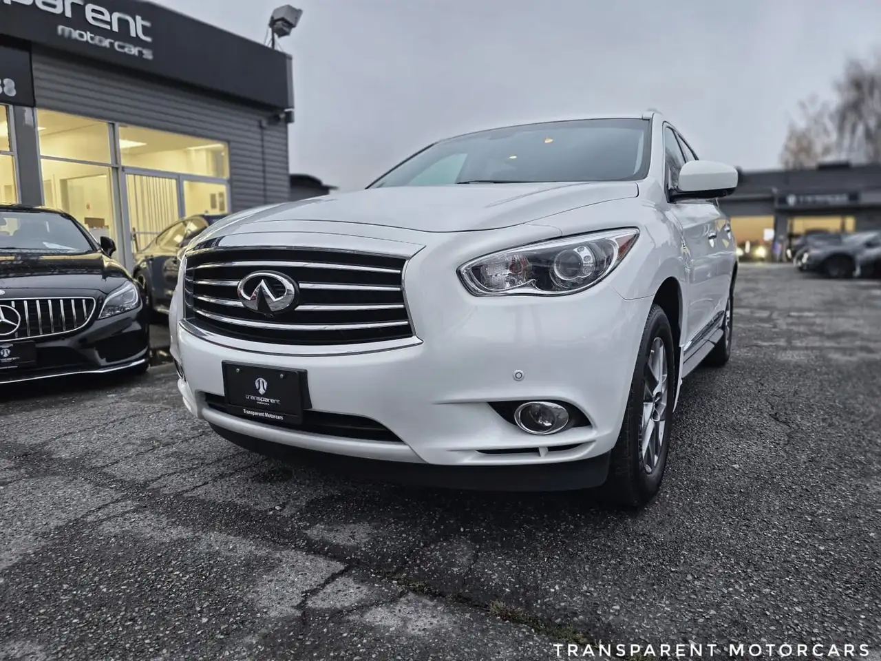 Infiniti QX60 снимка Infiniti QX60
