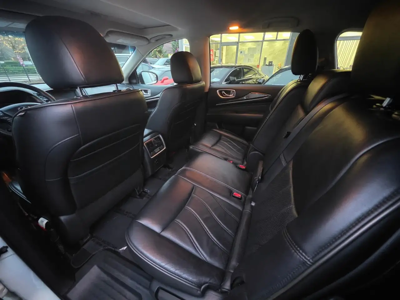 Infiniti QX60 снимка Infiniti QX60
