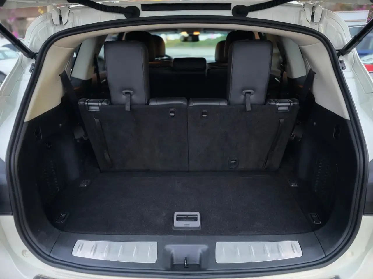 Infiniti QX60 снимка Infiniti QX60