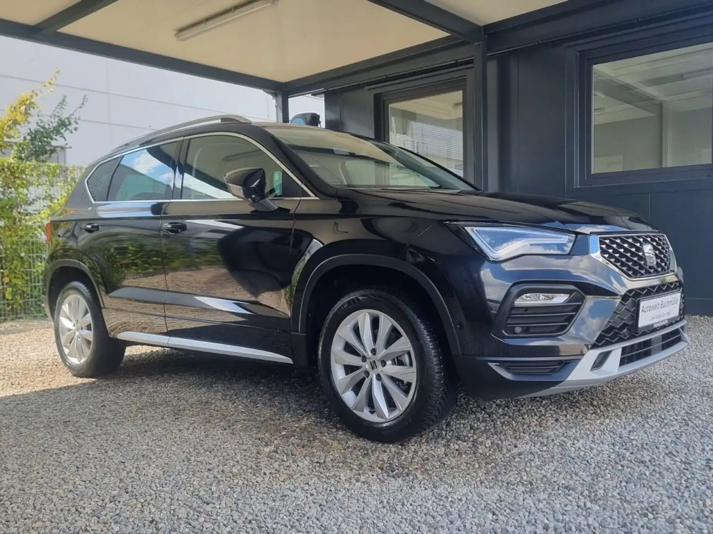 SEAT Ateca 1.5 TSI DSG,LED,KAMERA,VIRTUAL,NAV,KEYLESS Schwarz - 2