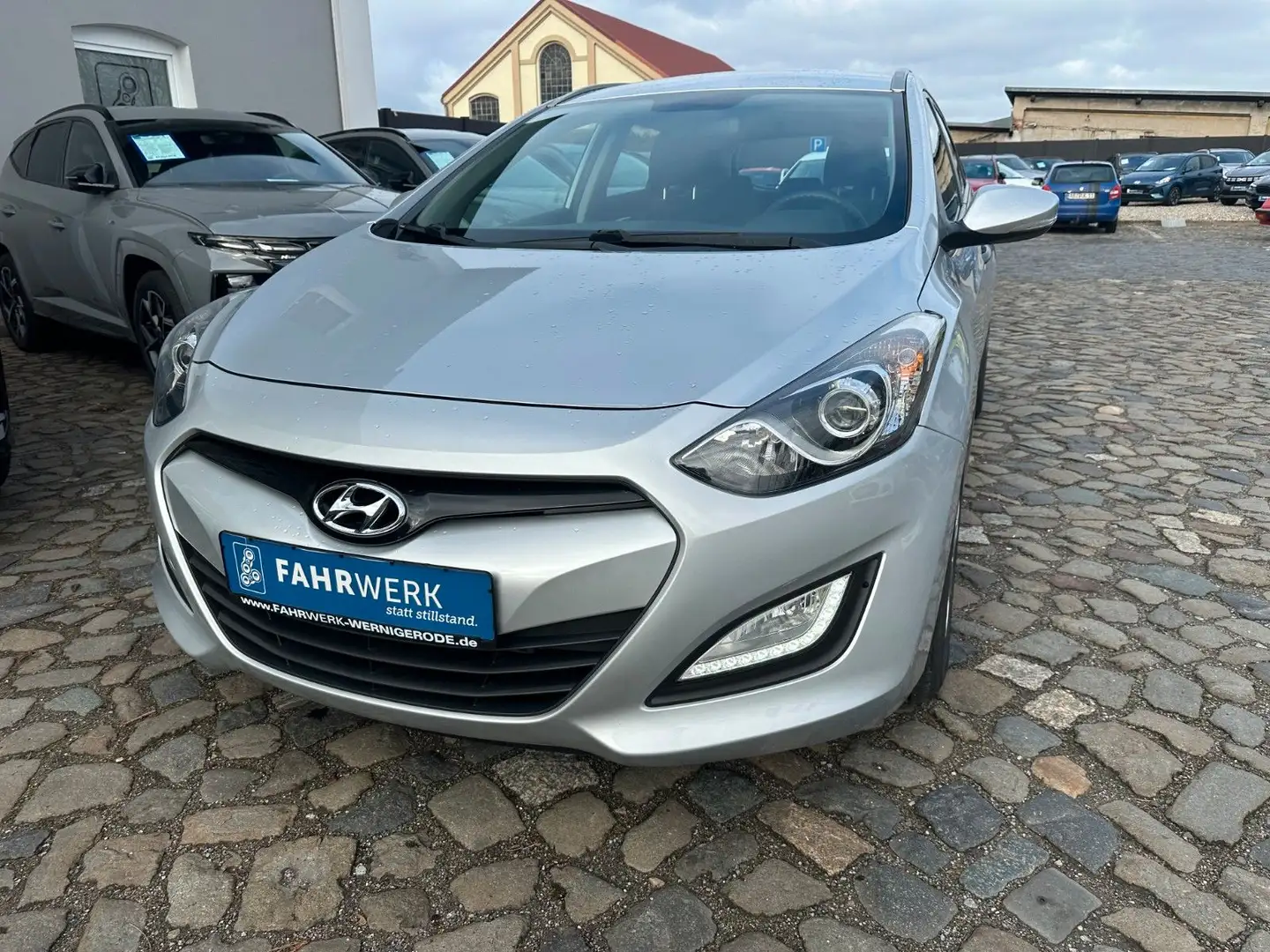 Hyundai i30 cw 1.4 CRDi Classic Business Navi Package Silber - 1
