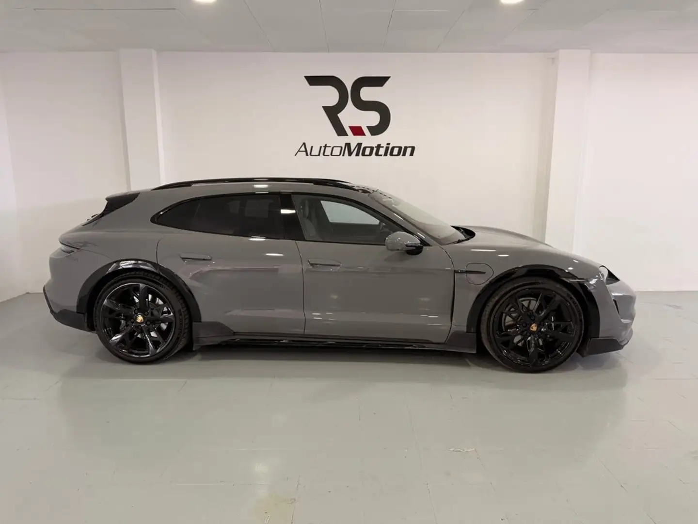 Porsche Taycan 4S Cross Turismo Gris - 2