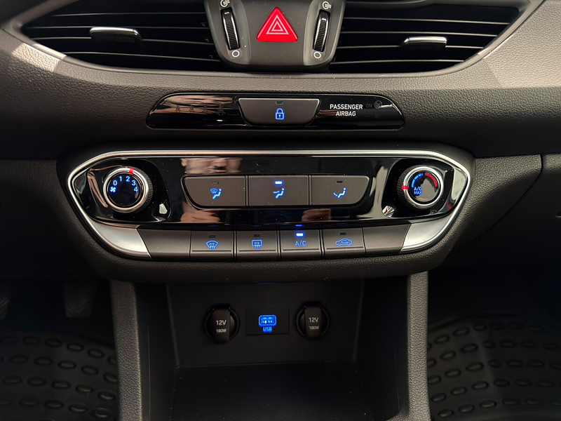 Hyundai i30 1.4 Click (EURO 6d-TEMP) — photo 15