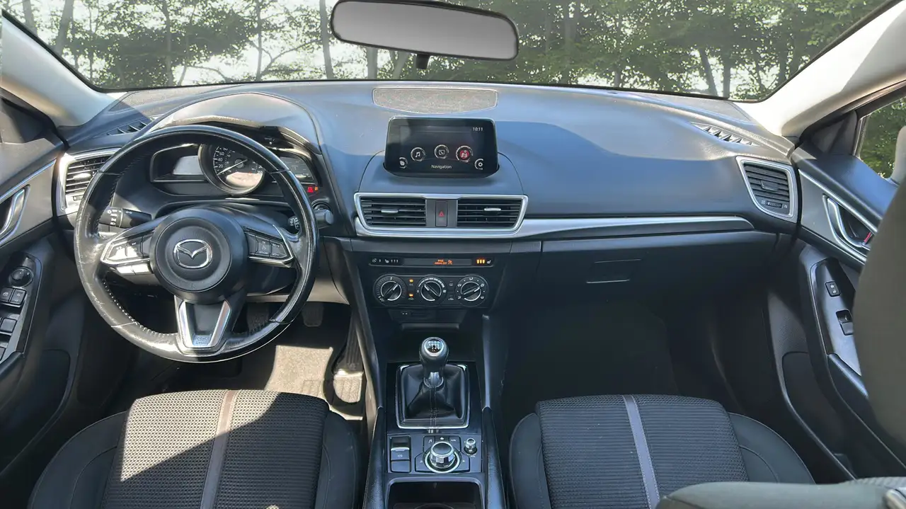 Mazda 3 снимка Mazda 3