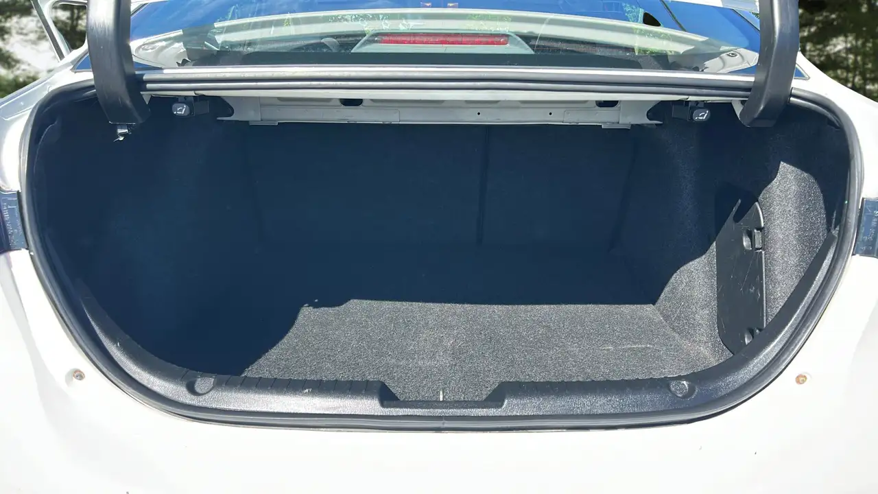 Mazda 3 снимка Mazda 3