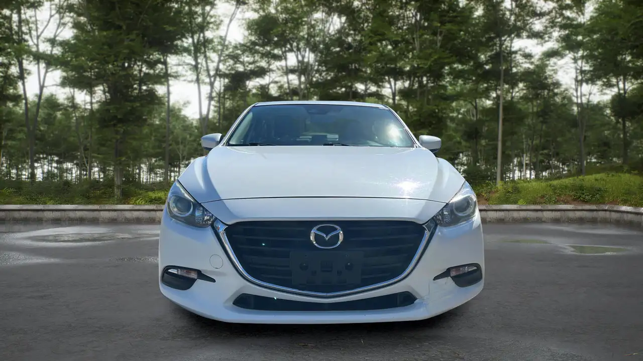 Mazda 3 снимка Mazda 3