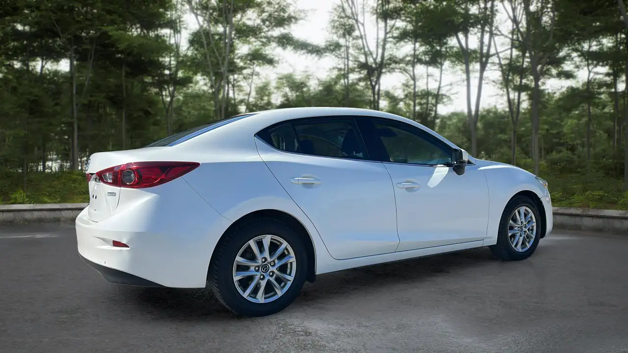 Mazda 3 снимка Mazda 3