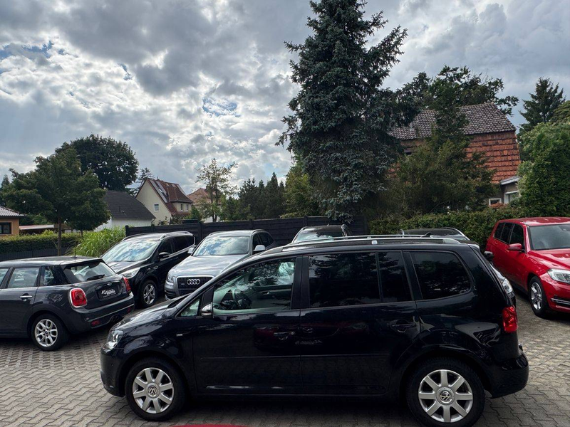 Volkswagen Touran Cup-7Sitzer-Navi-PDC v.h.-AHK-Scheckheft — photo 9