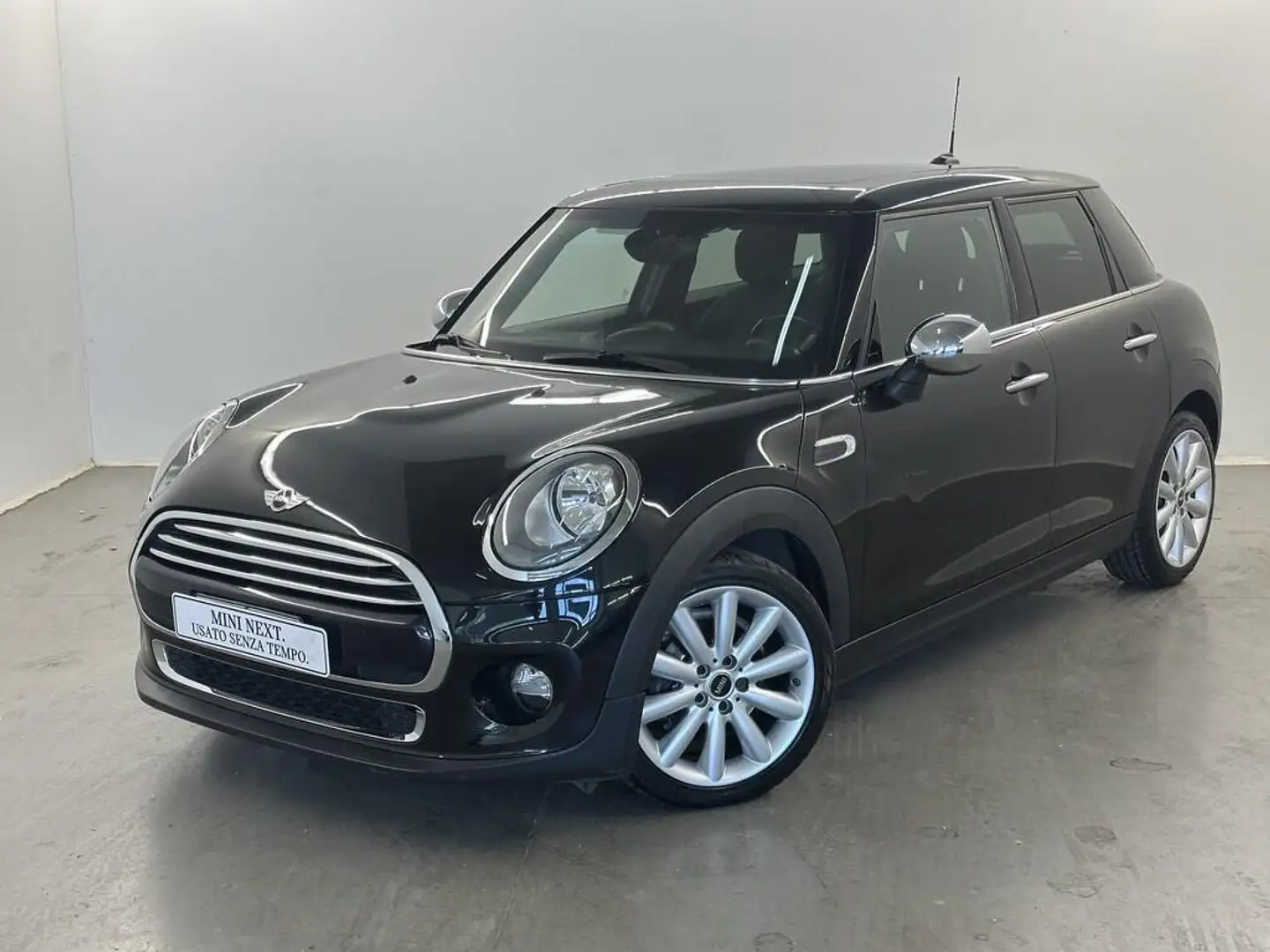 MINI Cooper 1.5 D Cooper D Business XL Auto Negro - 1