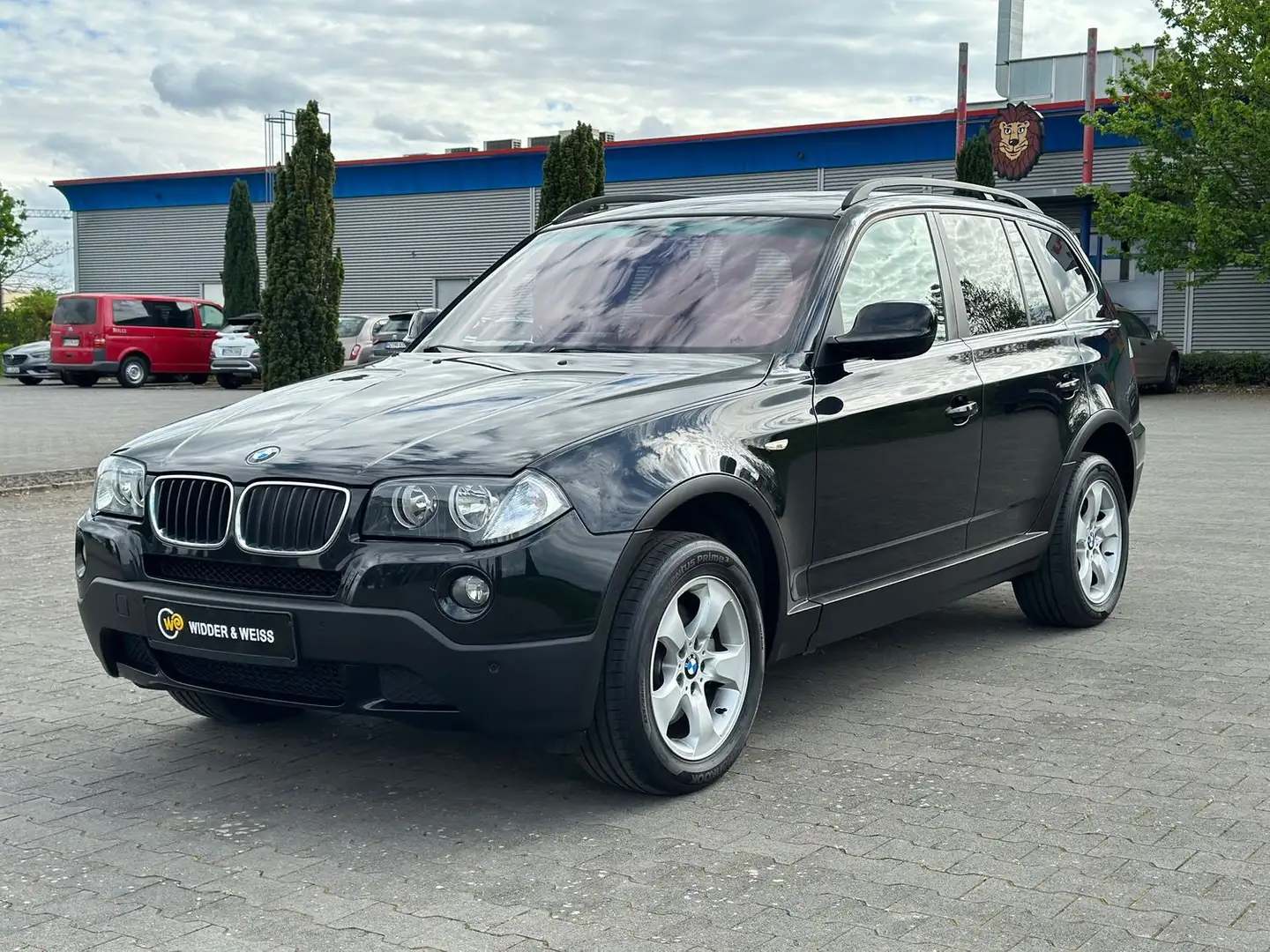 BMW X3 xDrive 20d AUTOMATIK/NAVI/LEDER/STZHZG/PDC/TEMP Чорний - 1