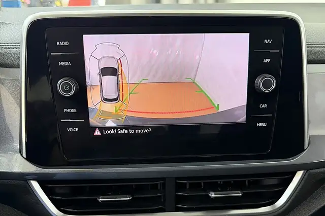 Volkswagen T-Roc view 5