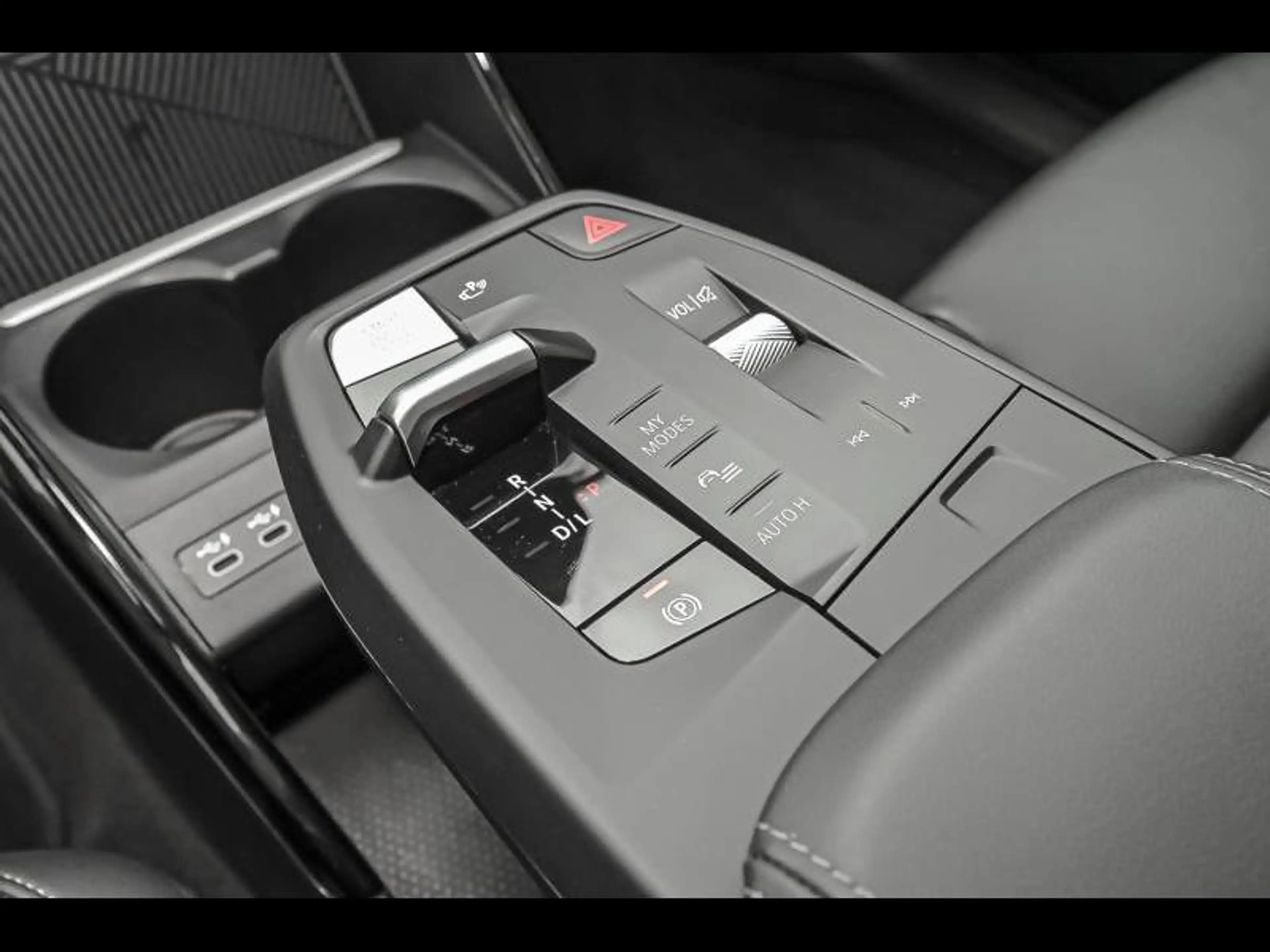 BMW X1 25e — photo 10