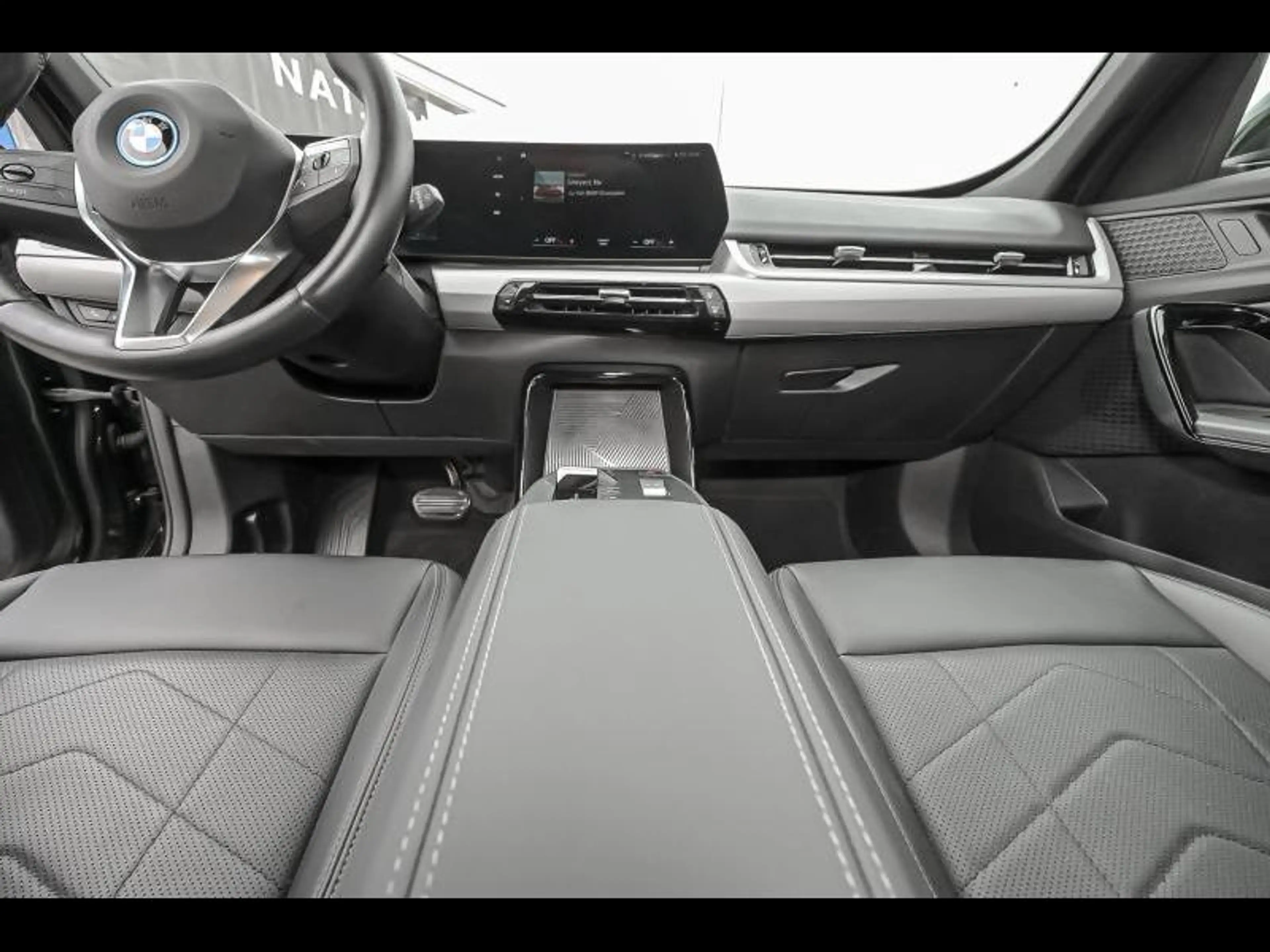 BMW X1 25e — photo 7
