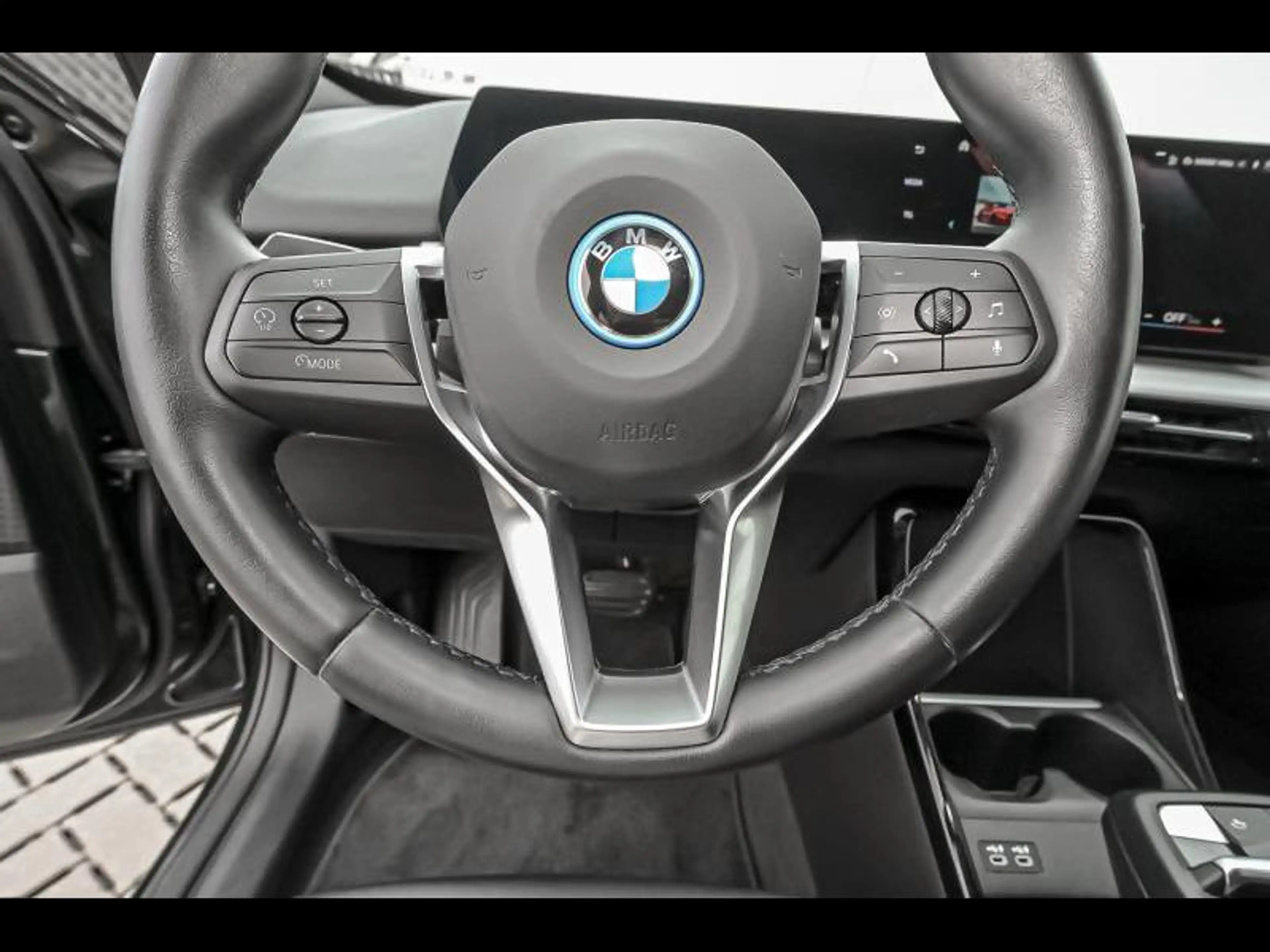 BMW X1 25e — photo 8