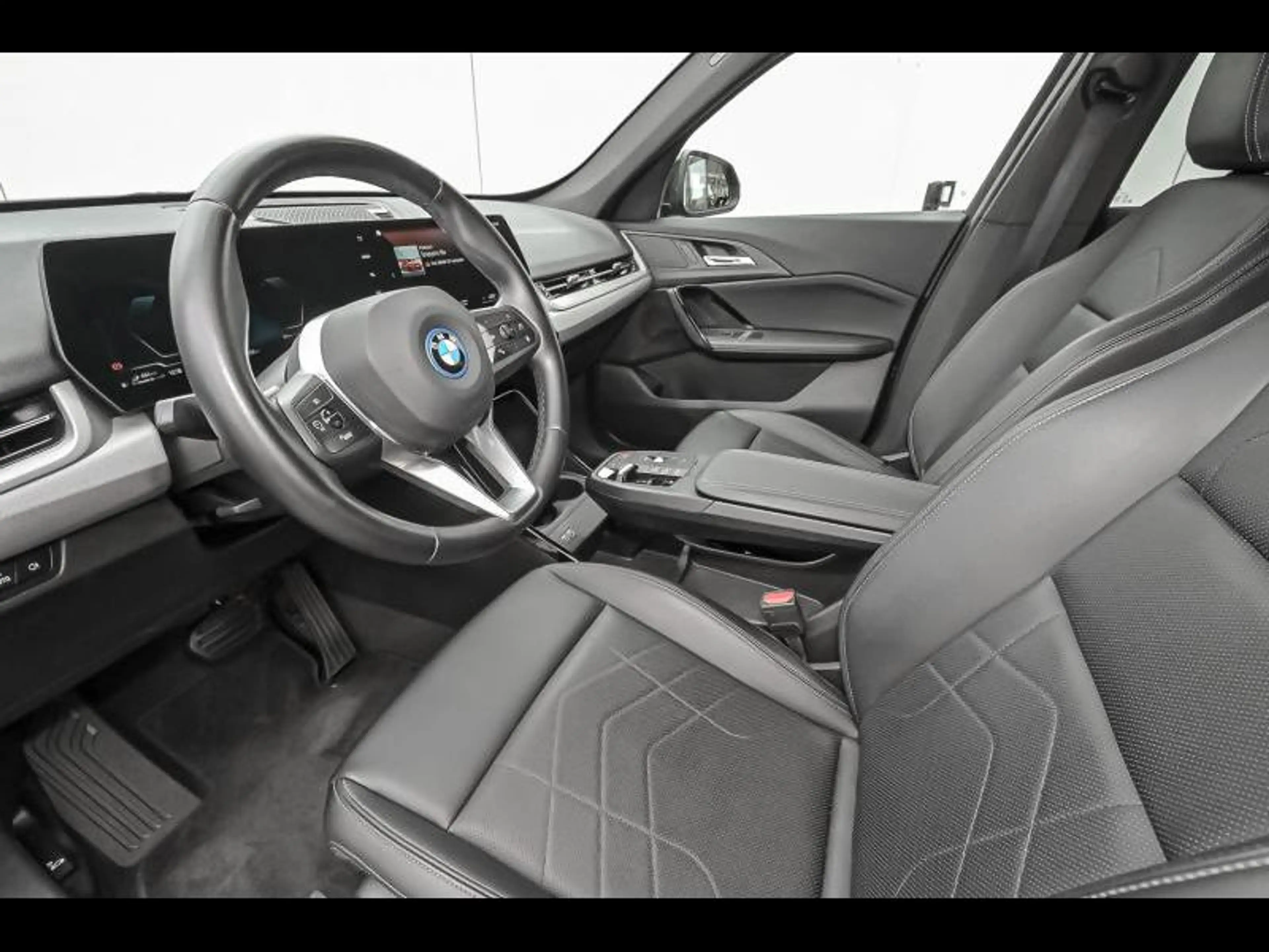 BMW X1 25e — photo 6