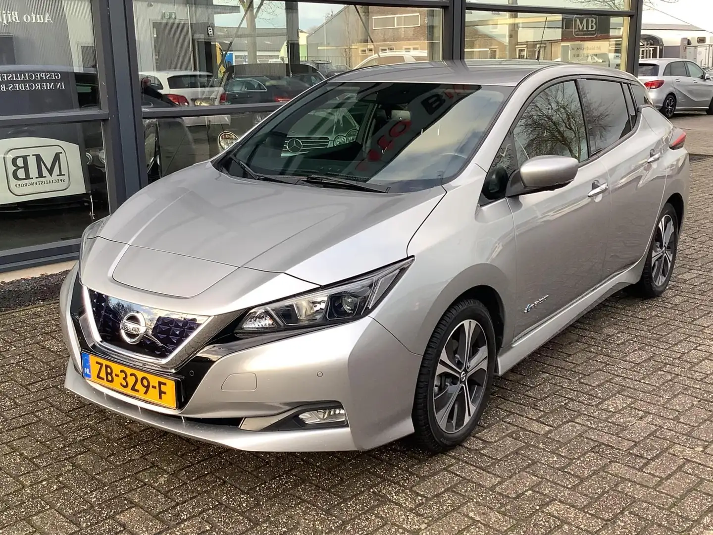 Nissan Leaf Acenta 40 kWh 360 graden camera, zeer net, Gris - 2