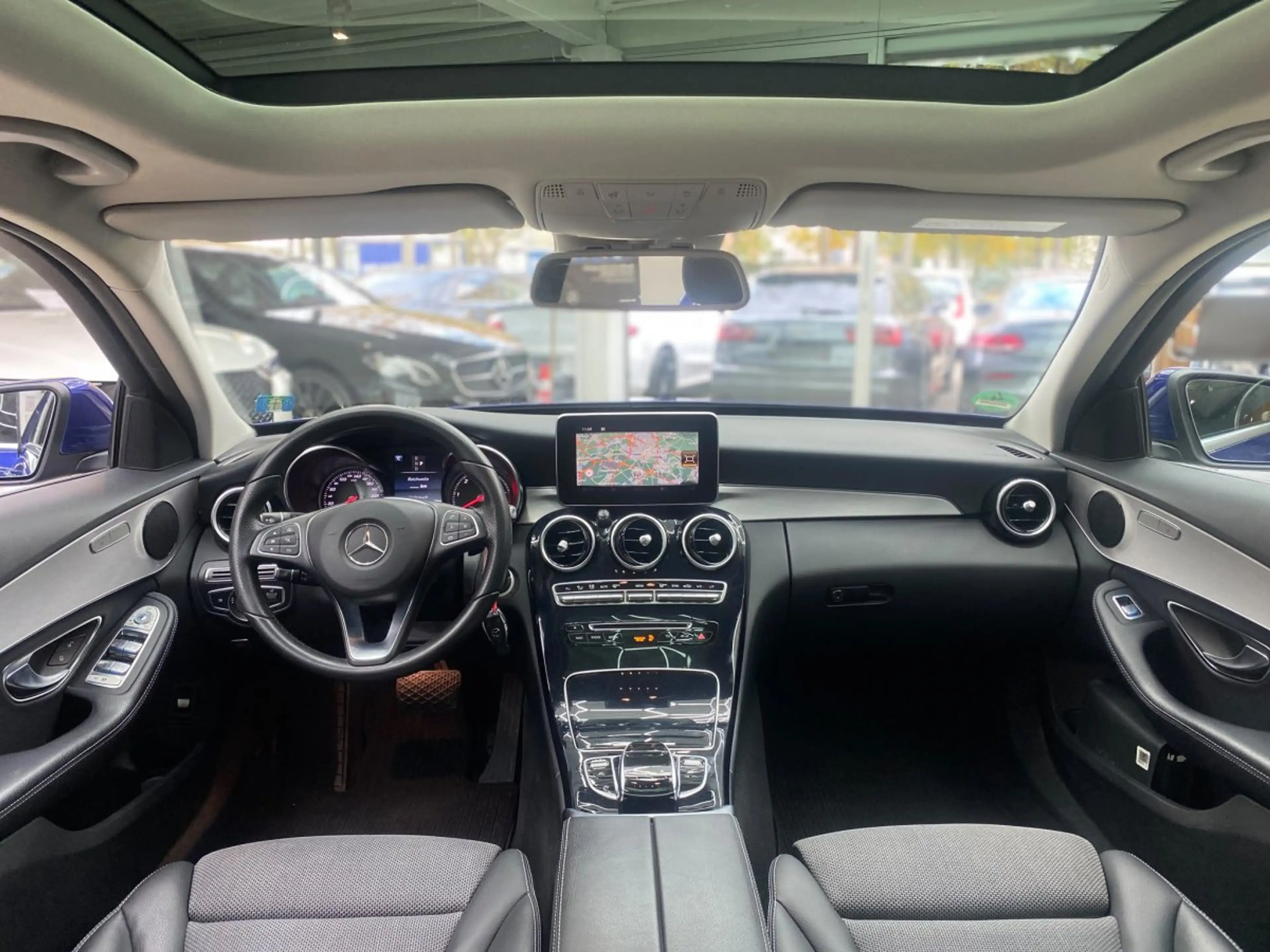 Mercedes-Benz C 220 d T Avantgarde 4Matic Pano RüFaKa Navi AHK Teilled — photo 13