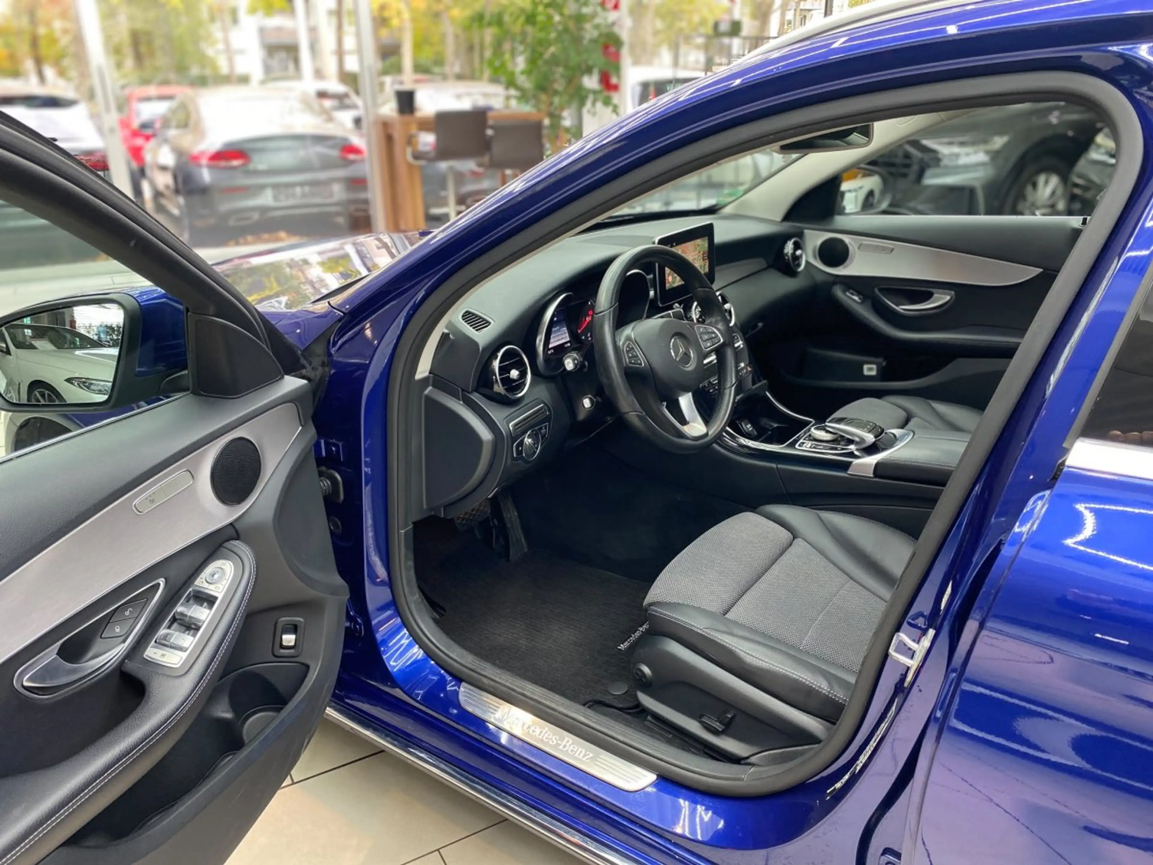 Mercedes-Benz C 220 d T Avantgarde 4Matic Pano RüFaKa Navi AHK Teilled — photo 9