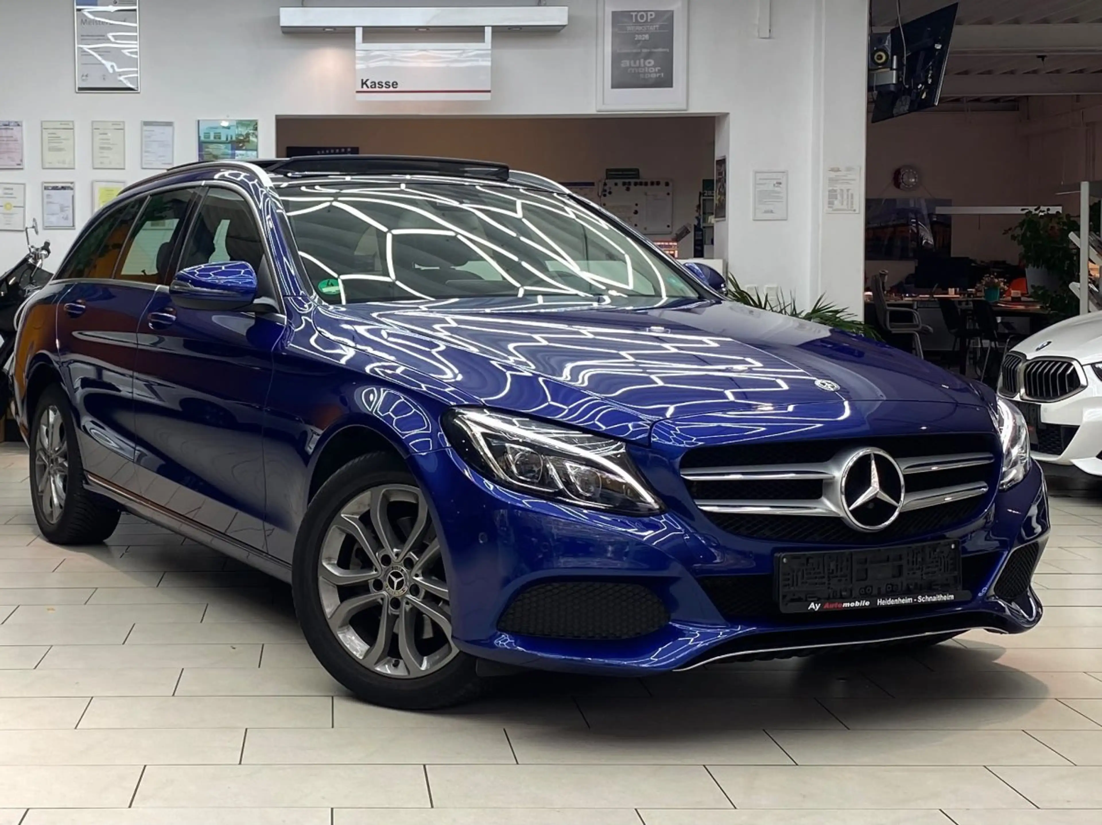 Mercedes-Benz C 220 d T Avantgarde 4Matic Pano RüFaKa Navi AHK Teilled