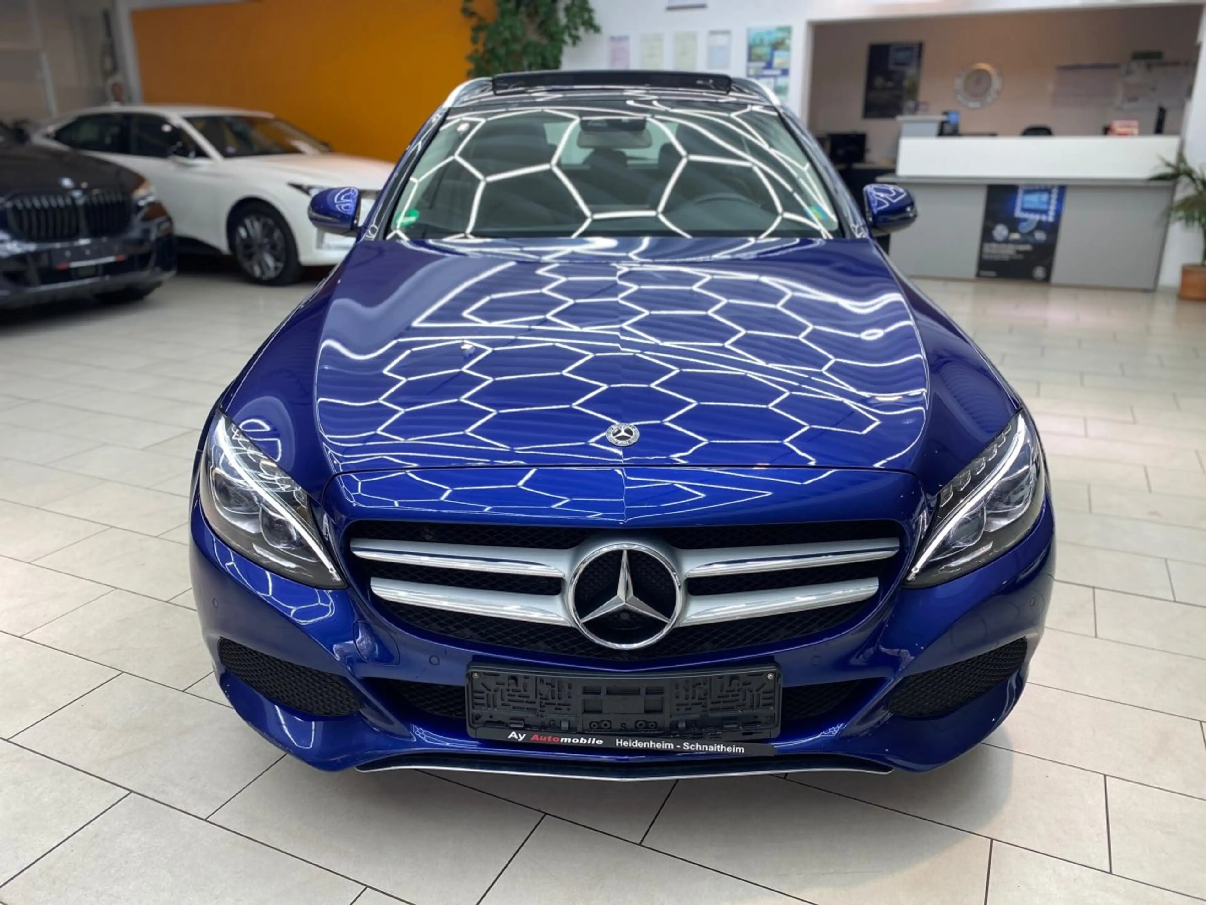 Mercedes-Benz C 220 d T Avantgarde 4Matic Pano RüFaKa Navi AHK Teilled — photo 2