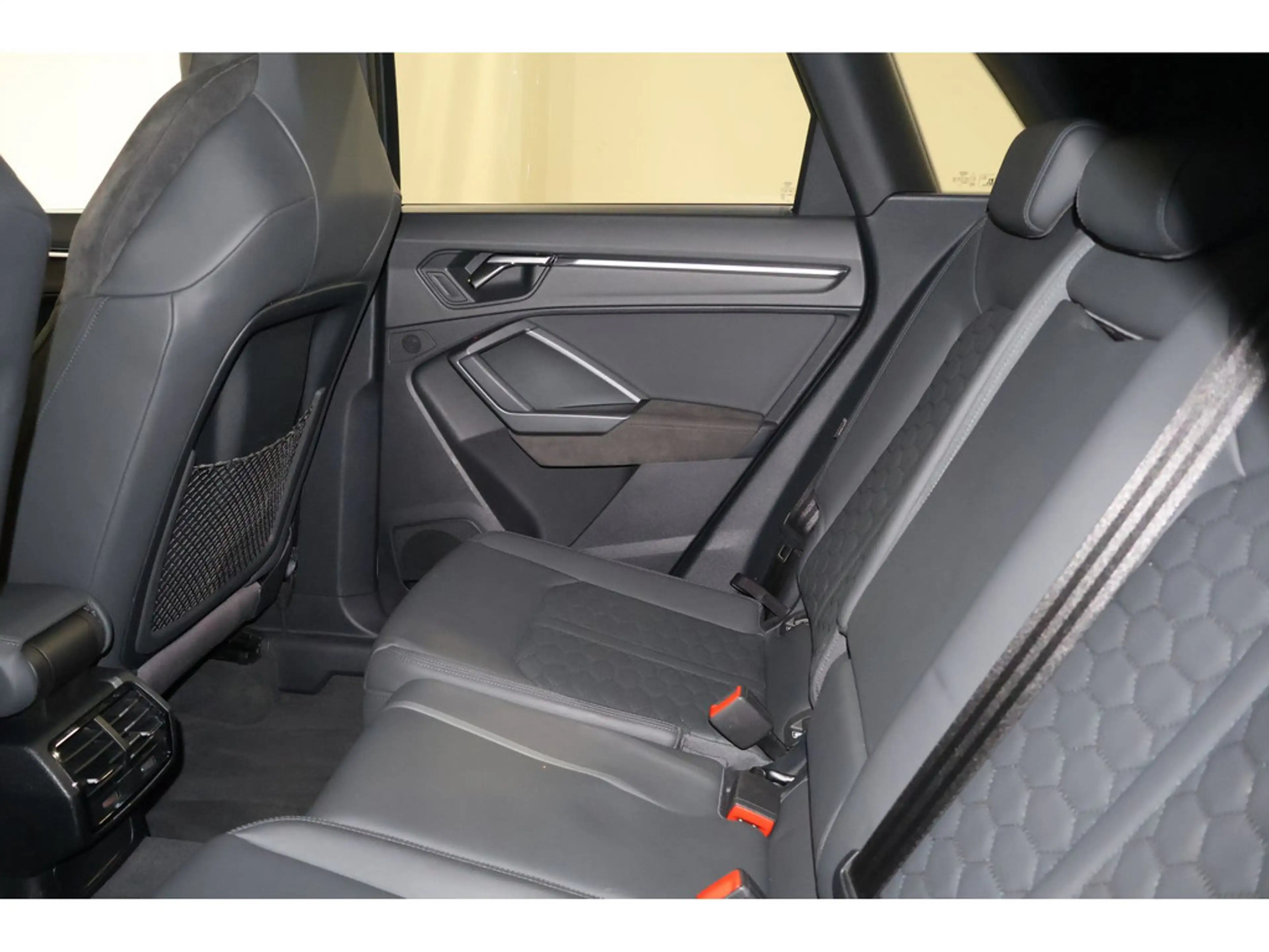 Audi RS Q3 2.5 TFSI quattro Pano*LED*AreaView * — photo 12