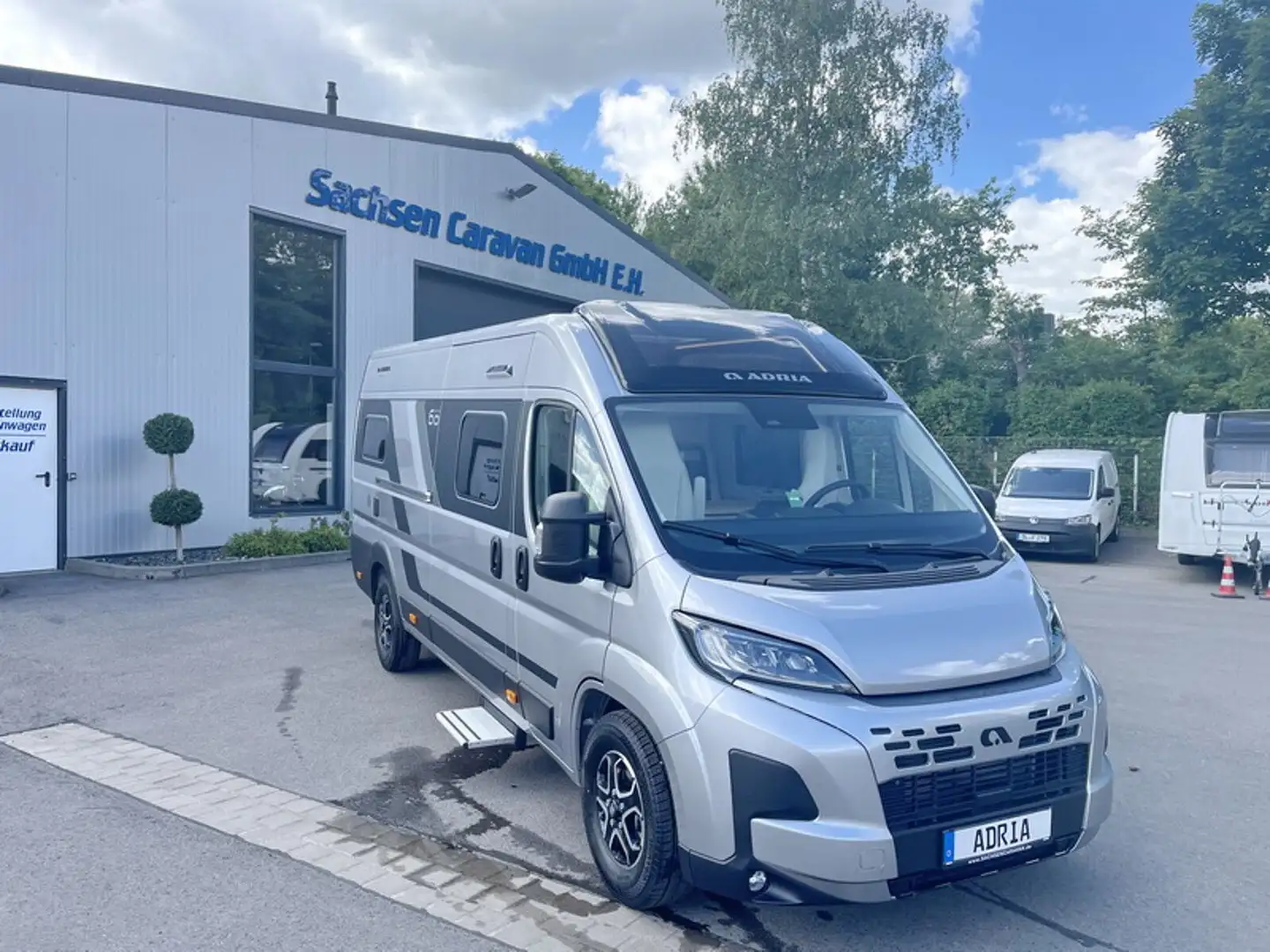 Adria Twin 640 SLB 60Y Jubilee Silber - 1