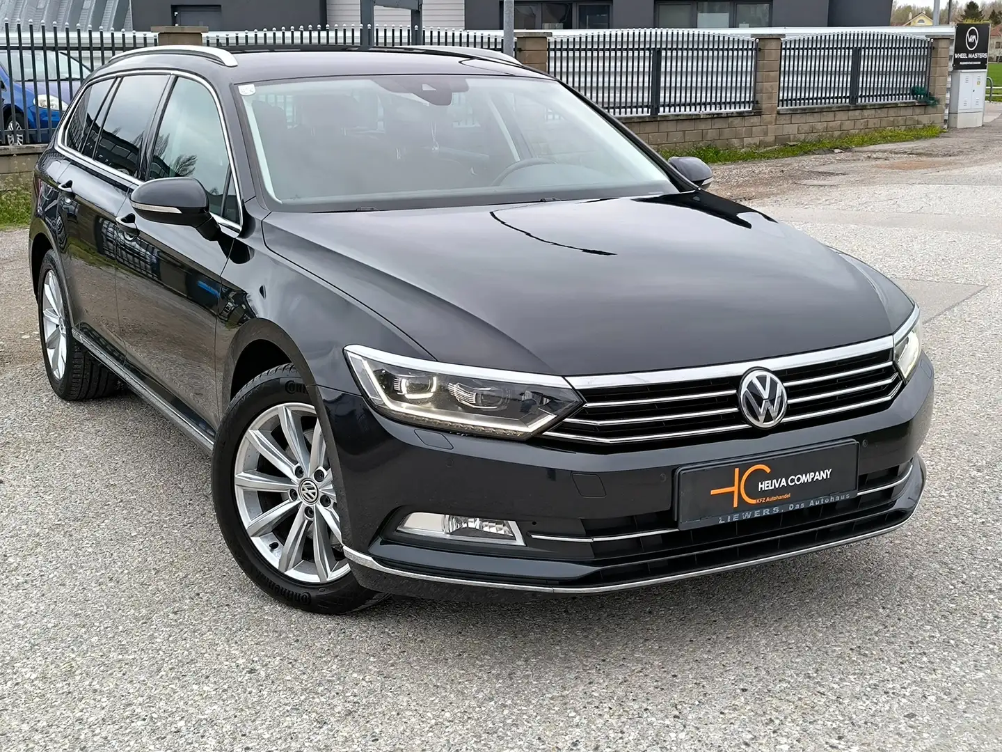 Volkswagen Passat Variant 1.5 TSI Hihlghline - Top Ausstattung Schwarz - 2