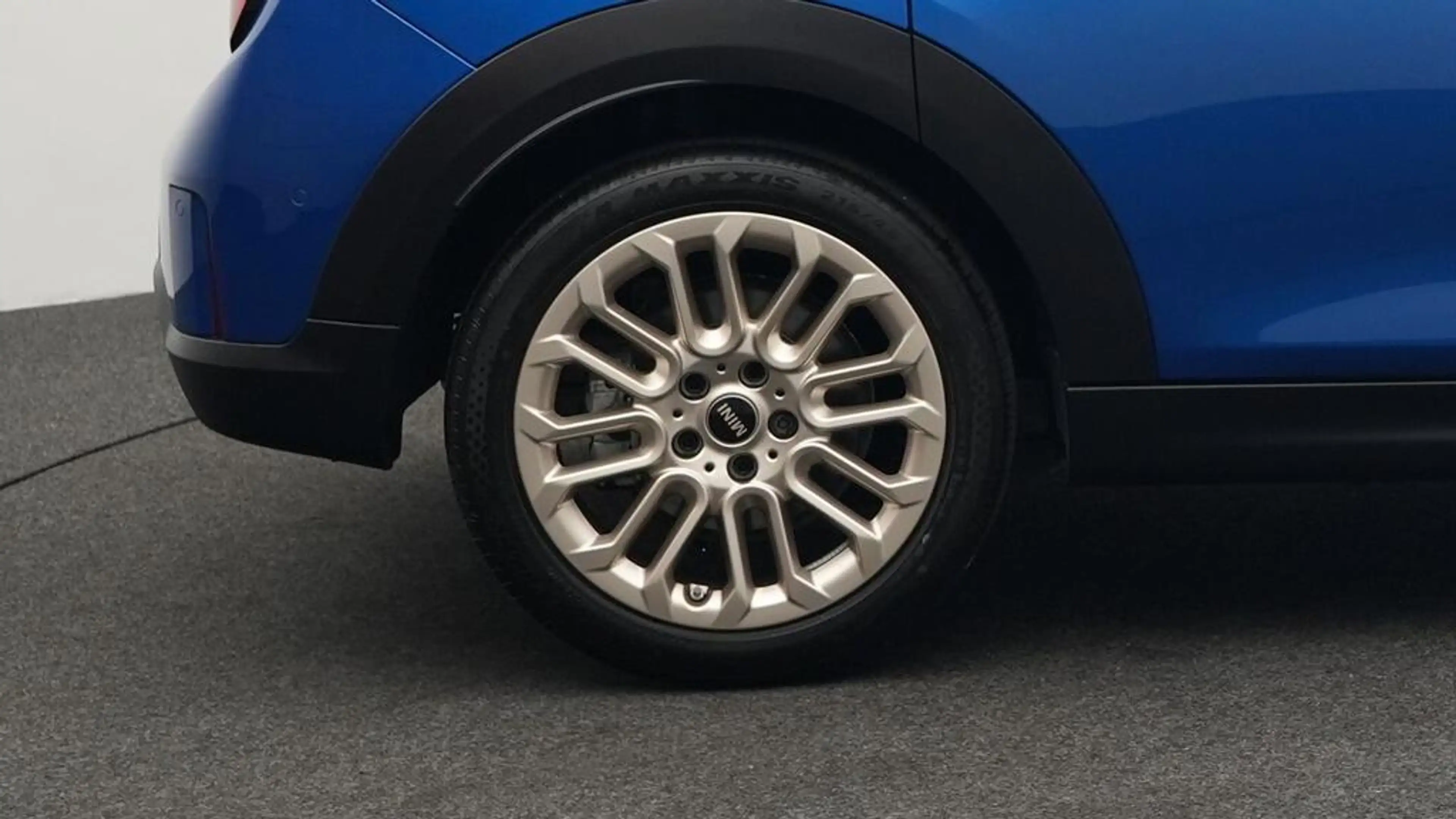 MINI Cooper C Favoured Trim — photo 12