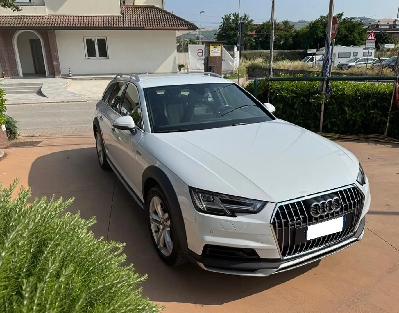 Audi A4 allroad 2.0 tdi Business Evolution 190cv Bianco - 2