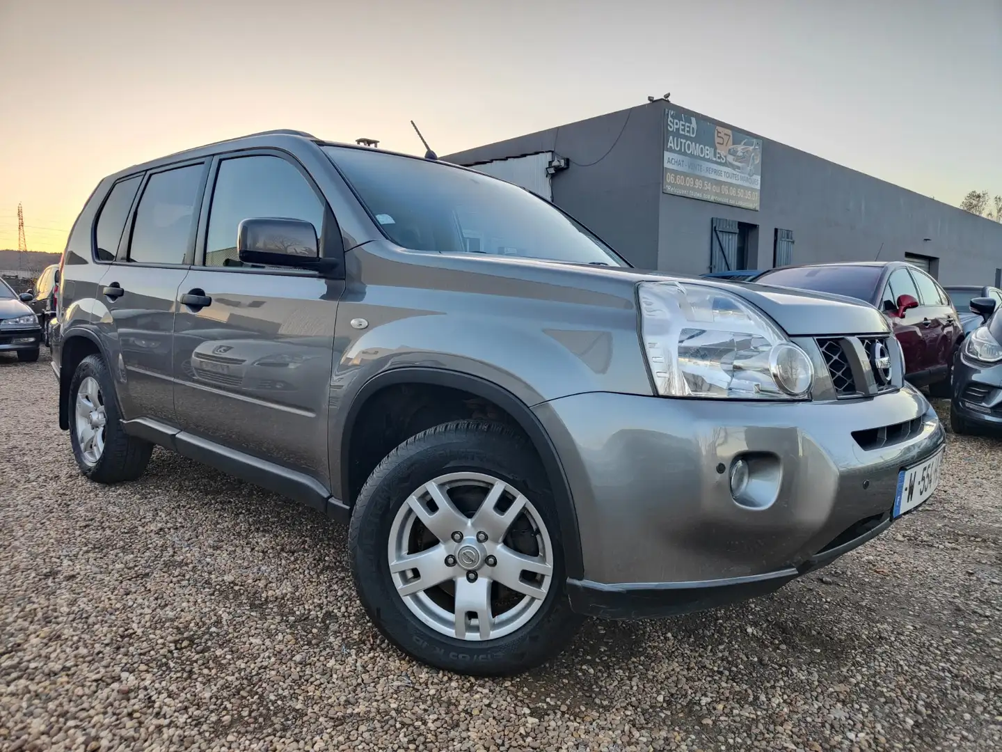 Nissan X-Trail Standard Gris - 1