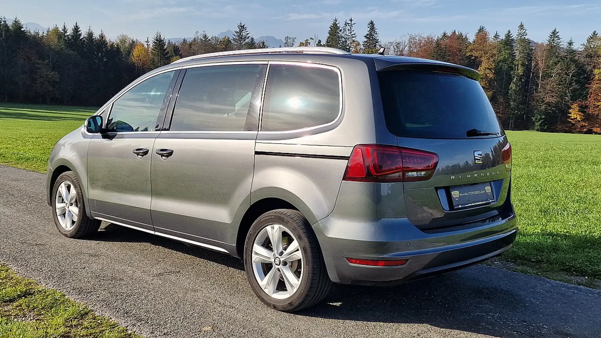 SEAT Alhambra Xcellence 2,0 TDI DSG, Kamera, ACC Grau - 2