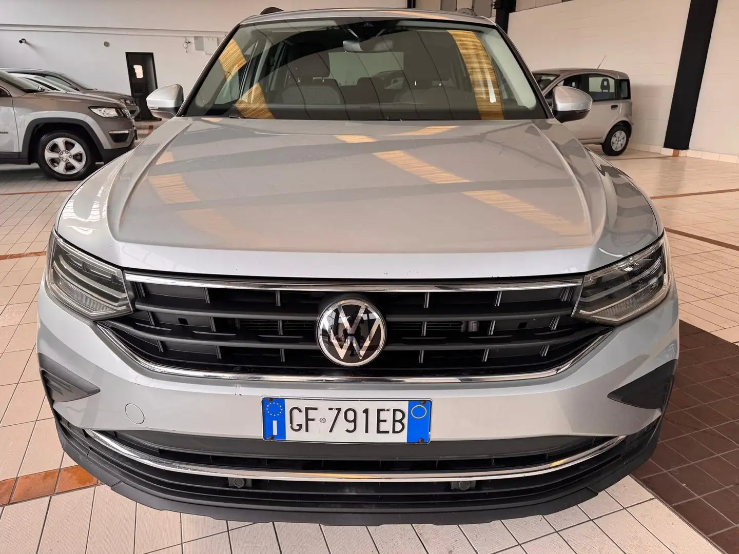 Volkswagen Tiguan Tiguan II 2021 2.0 tdi R-Line 150cv dsg Grigio - 1