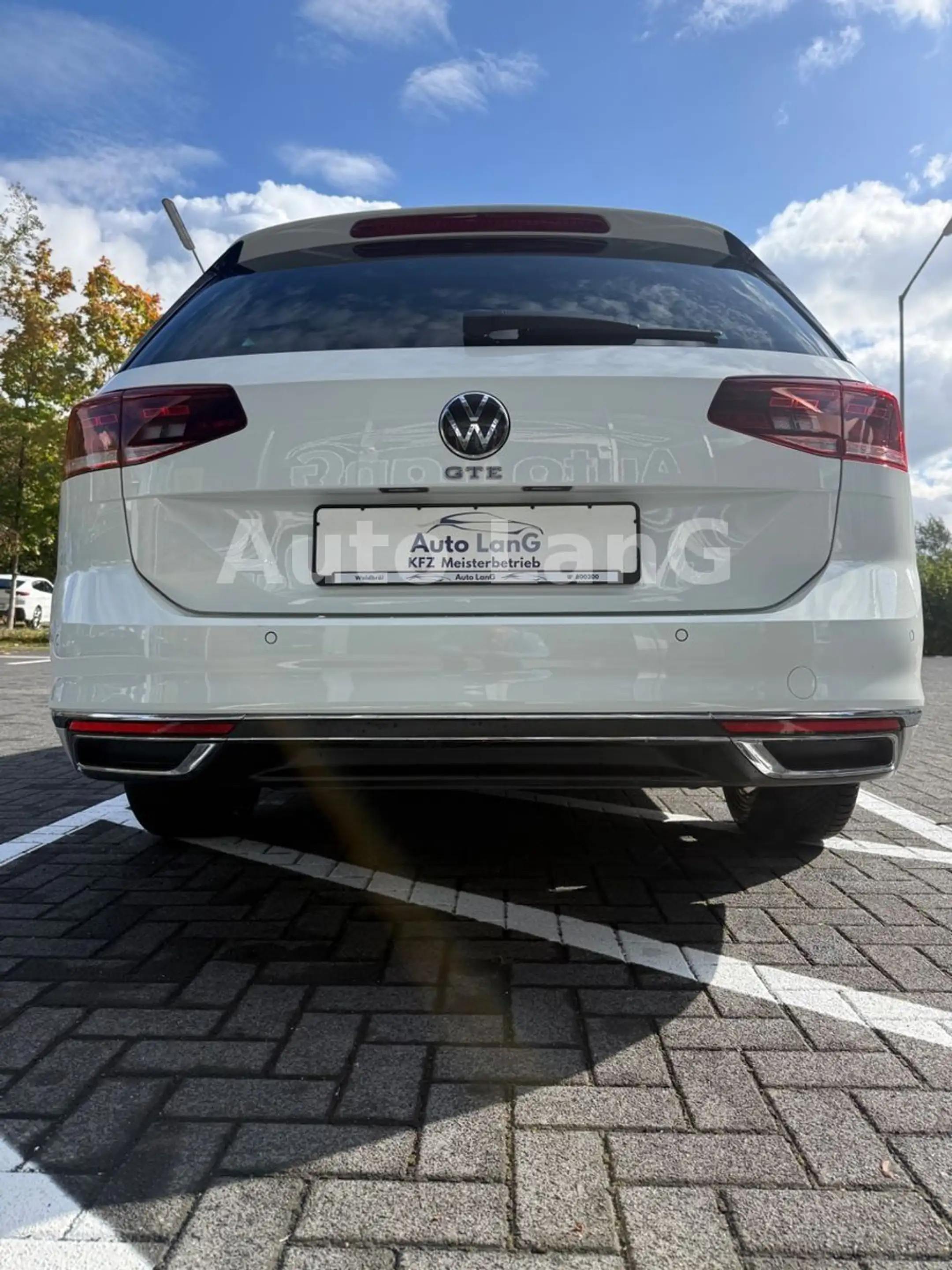 Volkswagen Passat Variant GTE DSG NAVI LED PDC SHZ — photo 11