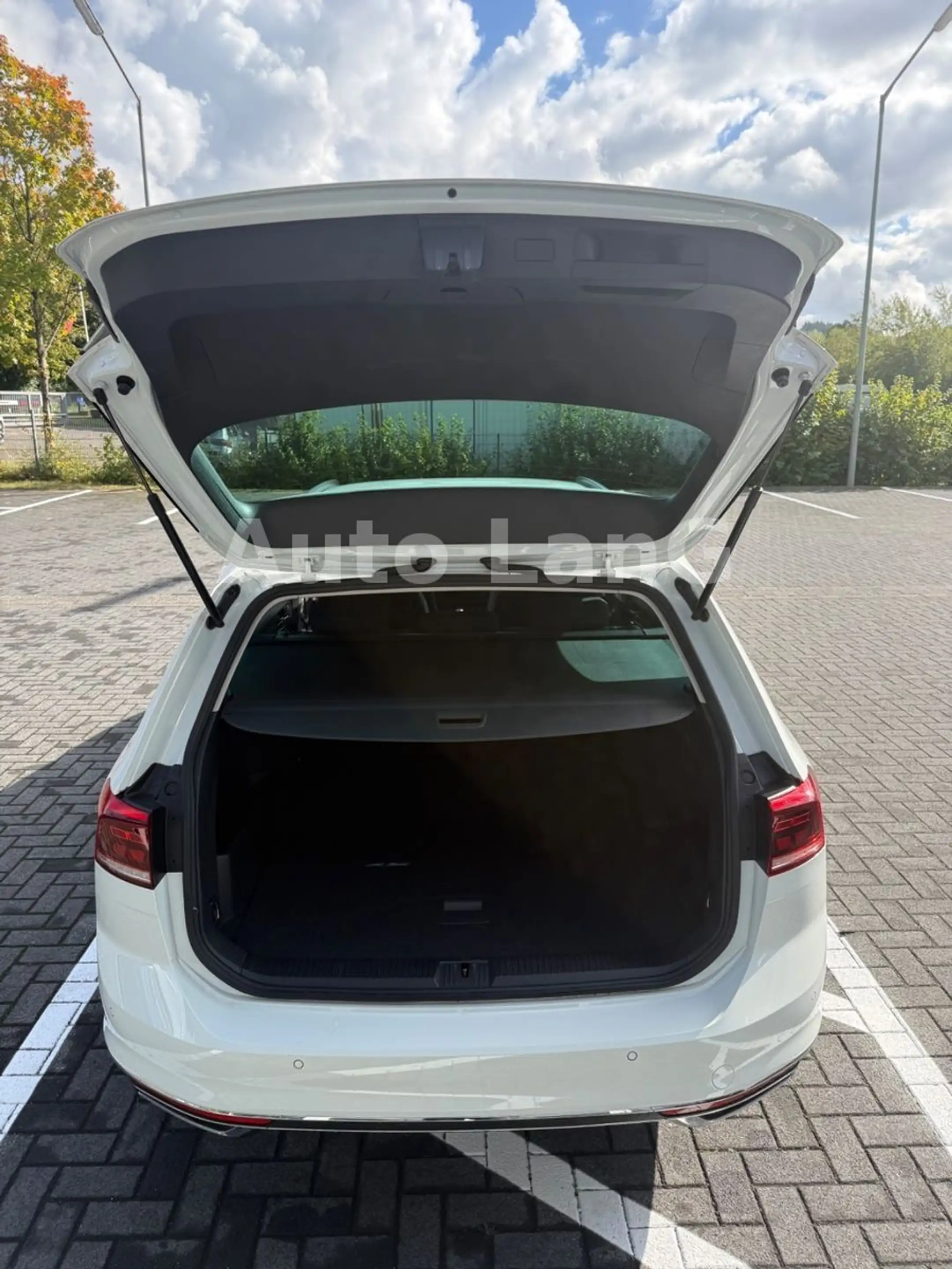 Volkswagen Passat Variant GTE DSG NAVI LED PDC SHZ — photo 13