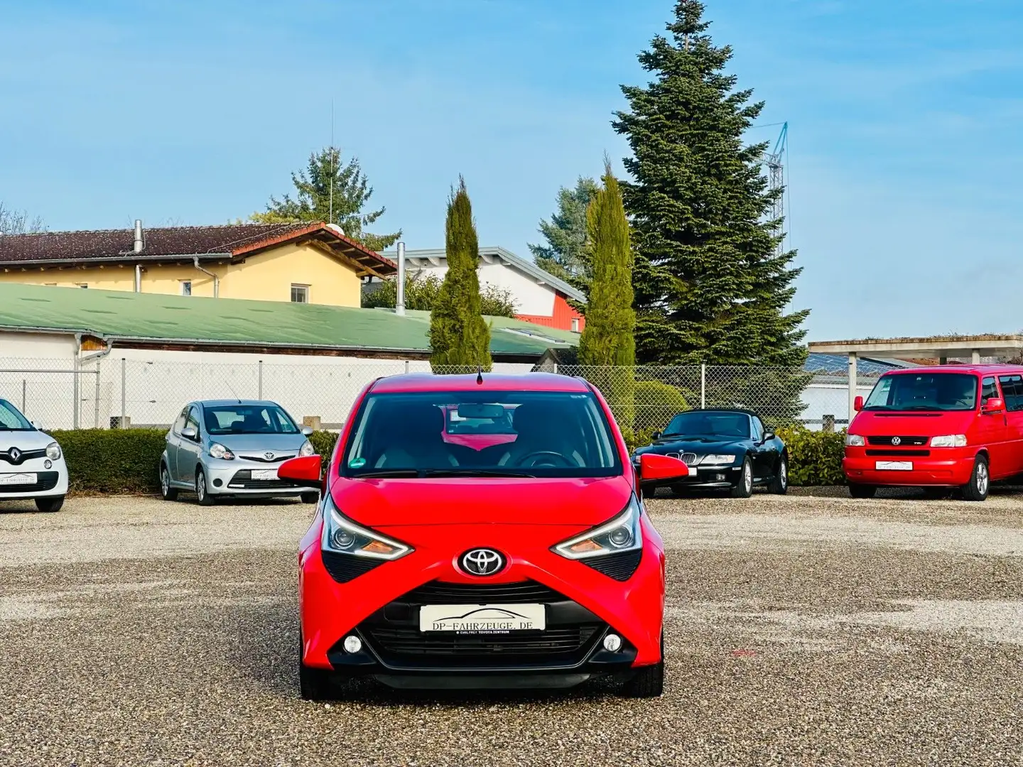Toyota Aygo AYGO x-play Team D Automatik Navi Klima Kam Rot - 2