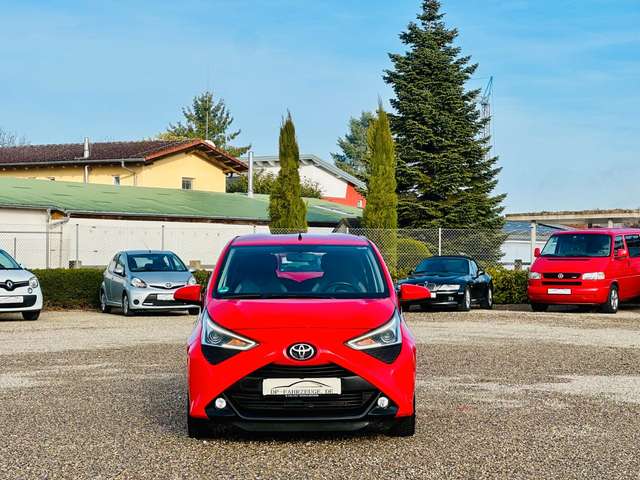 Toyota Aygo AYGO x-play Team D Automatik Navi Klima Kam