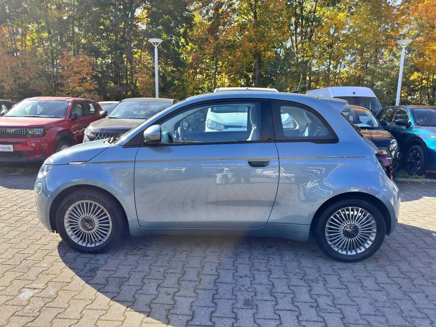 Fiat 500 Elektro Icon 118PS 42kWh Klima Navi PDC Allw Blau - 2