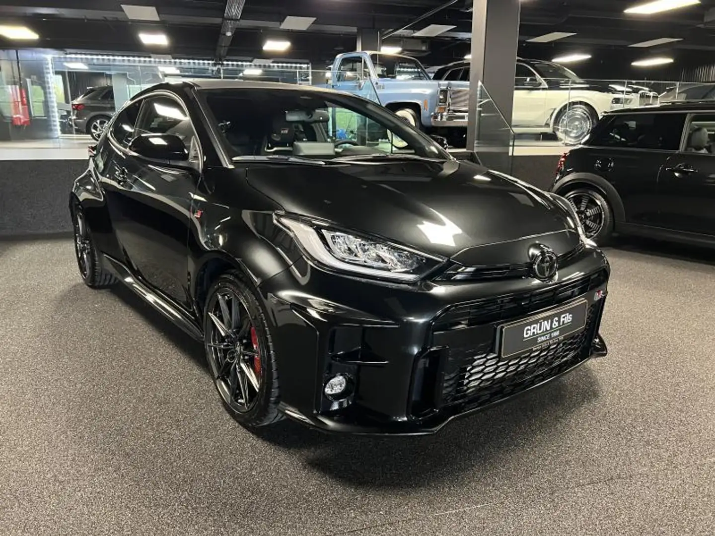 Toyota Yaris GR HIGH PERFORMANCE Noir - 1