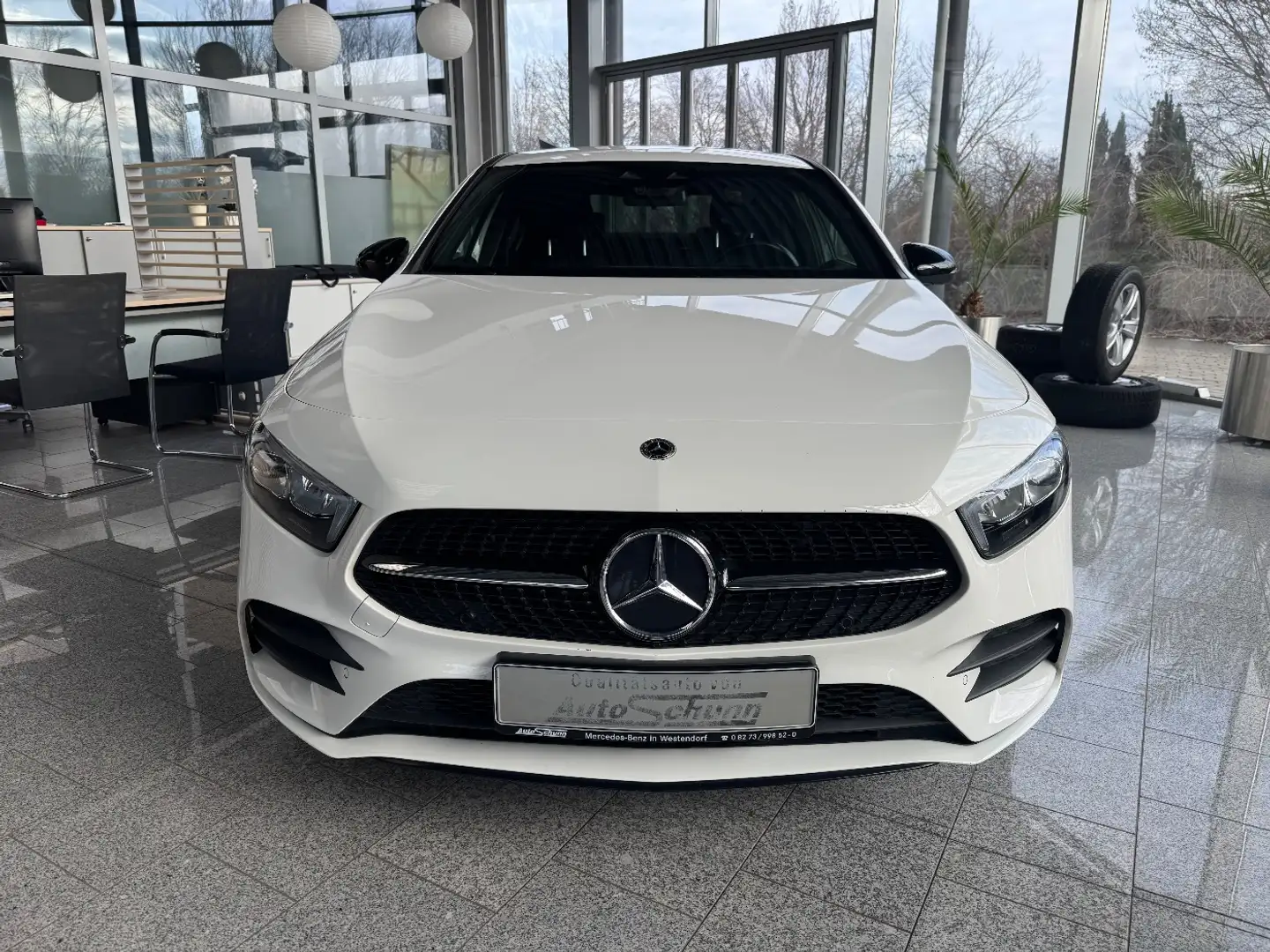 Mercedes-Benz A 250 e AMG Line AMG+MBUX+NIGHT+AMBIENTE+LED+CAM Weiß - 2