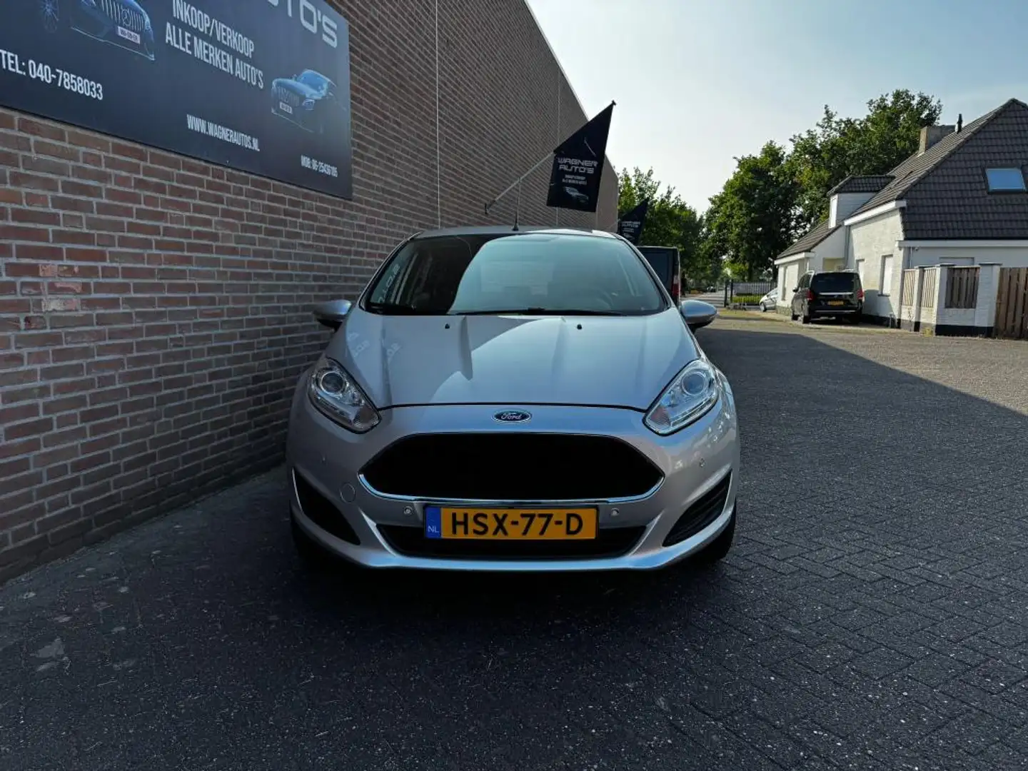 Ford Fiesta 1.0 EcoBoost Airco Navi PDC Grijs - 2